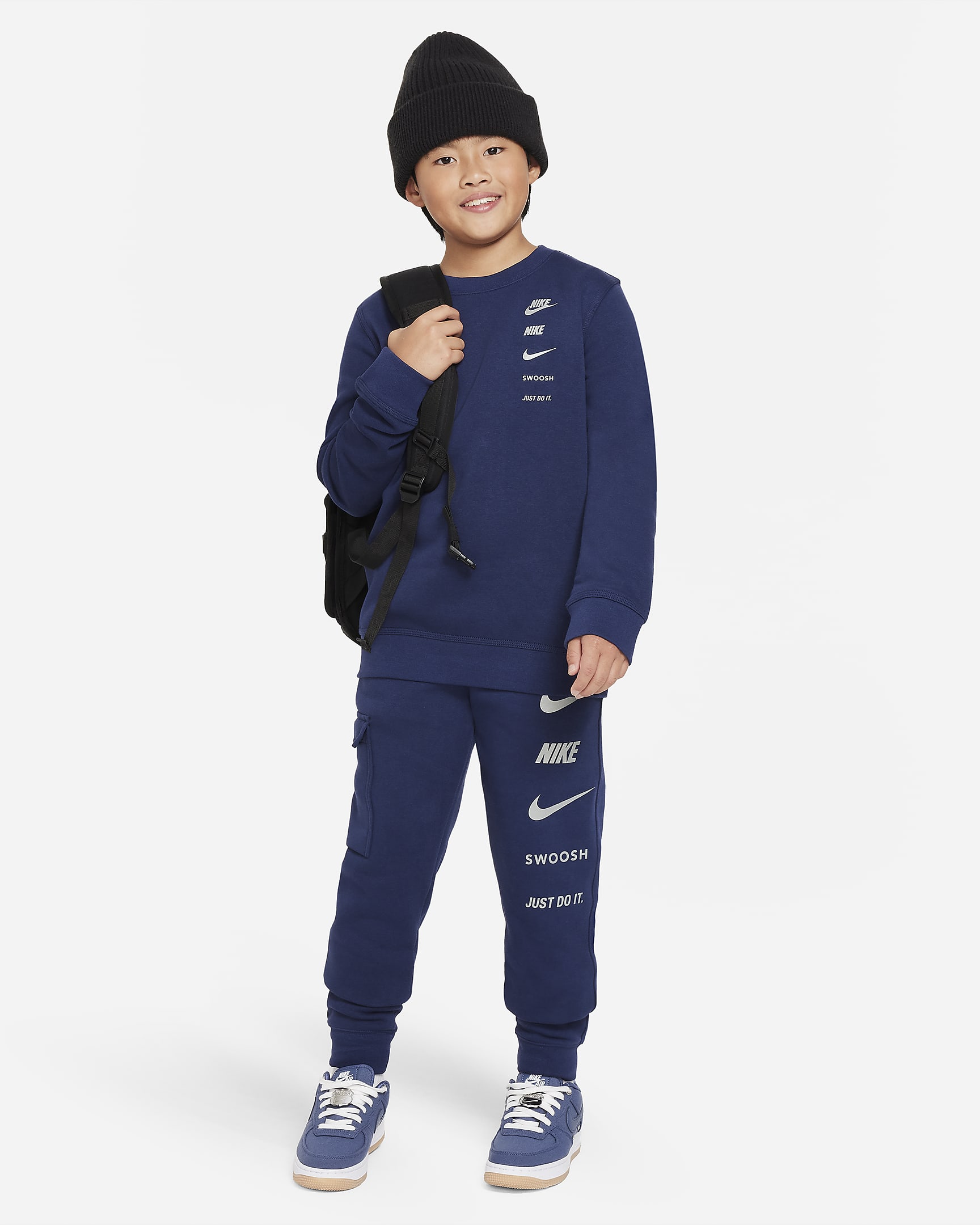 Nike Sportswear Standard Issue Older Kids' (Boys') Crew-neck Fleece ...