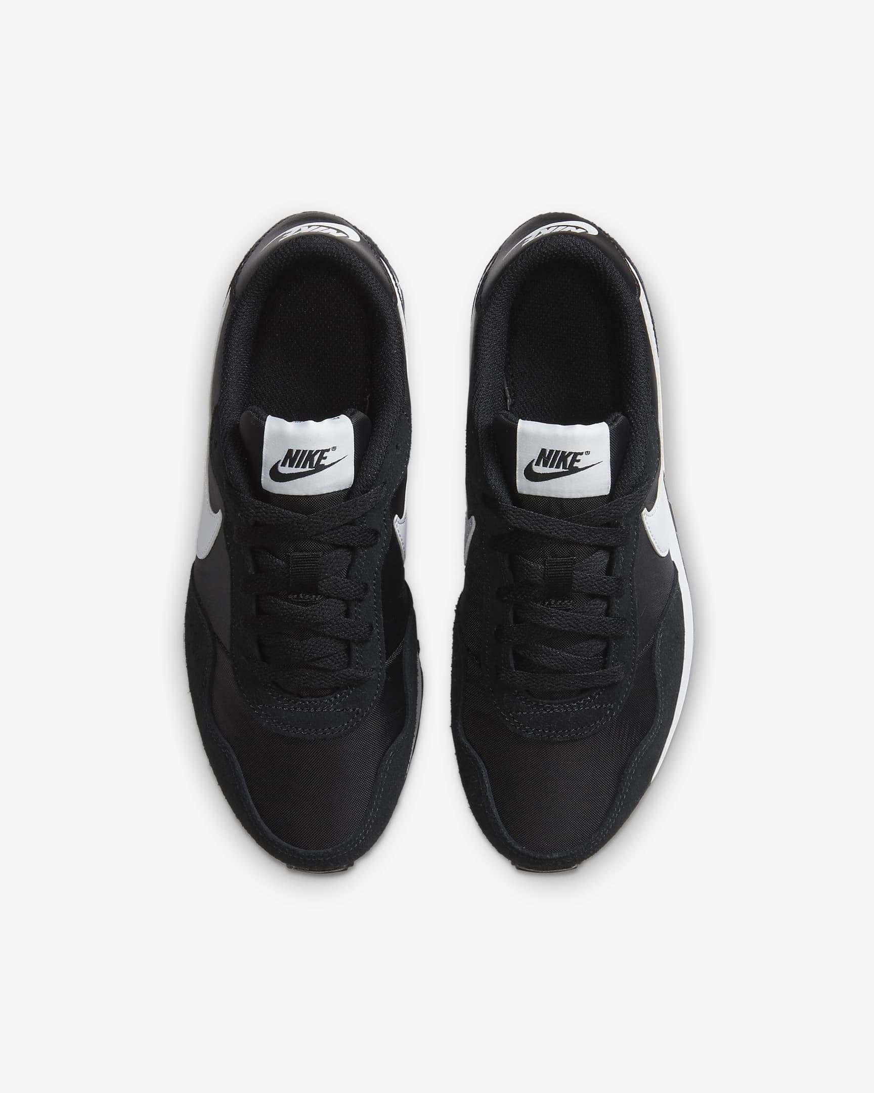 Nike MD Valiant Older Kids' Shoe - Black/White