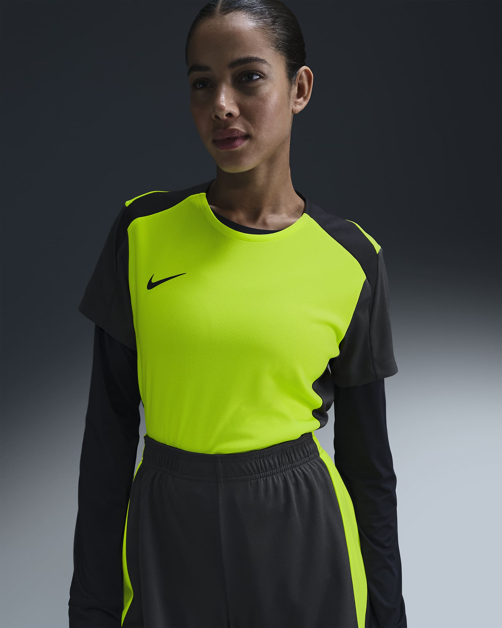 Damska koszulka piłkarska z krótkim rękawem Dri-FIT Nike Strike - Volt/Czerń/Anthracite/Czerń