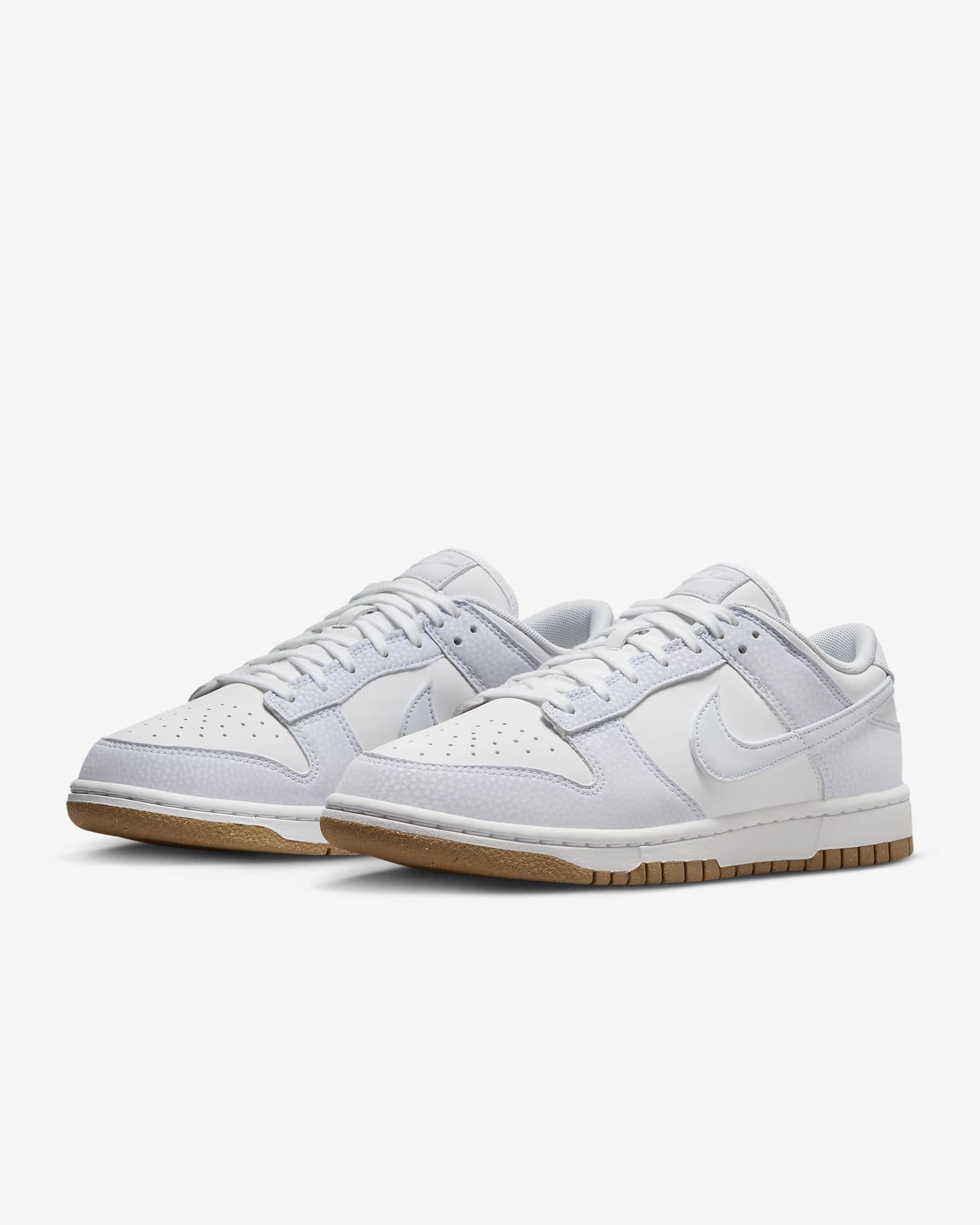 Tenis para mujer Nike Dunk Low Premium Next Nature - Blanco/Marrón claro goma/Gris fútbol