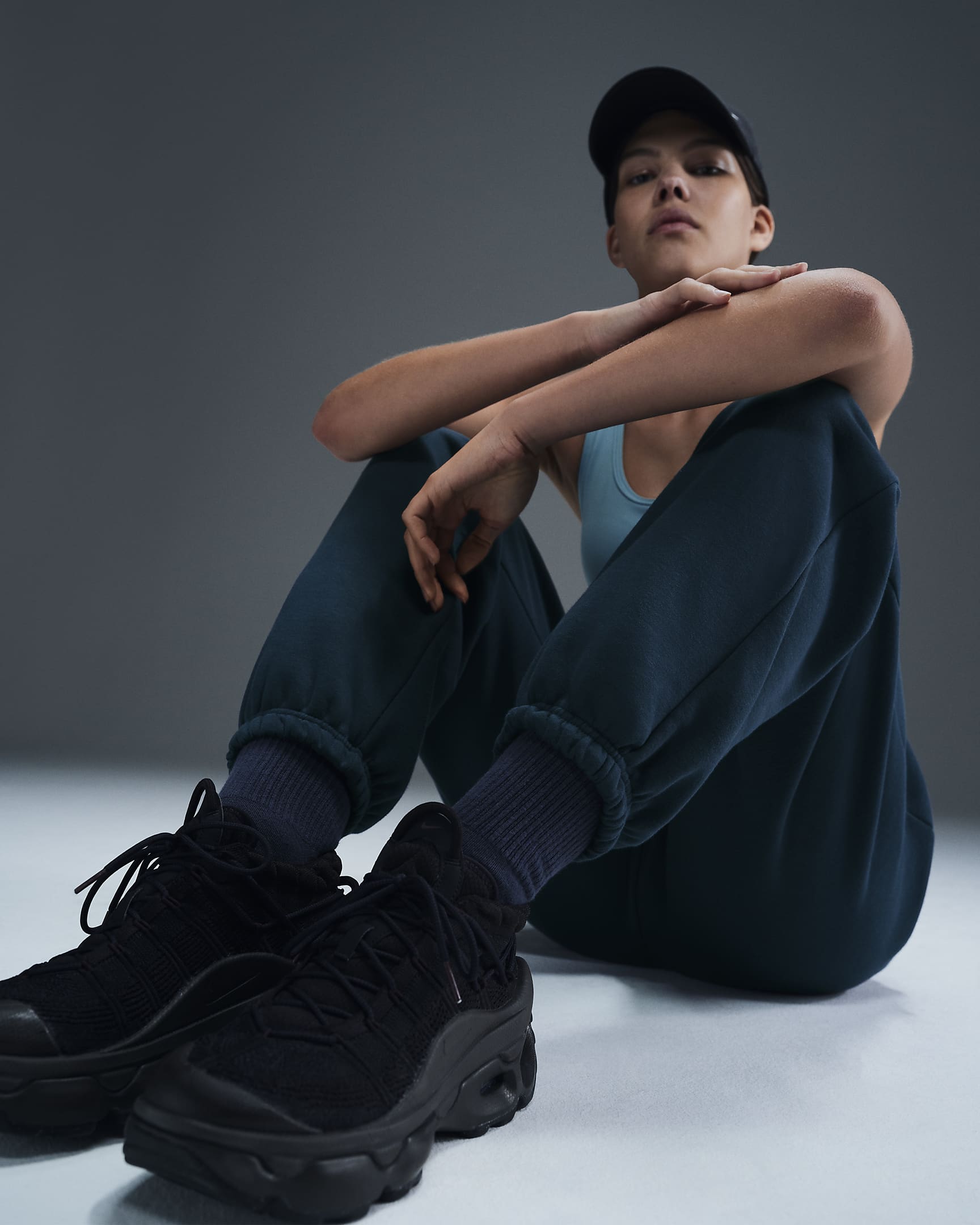 Nike Sportswear Phoenix Fleece Oversize-Trainingshose mit hohem Taillenbund für Damen - Armory Navy/Sail