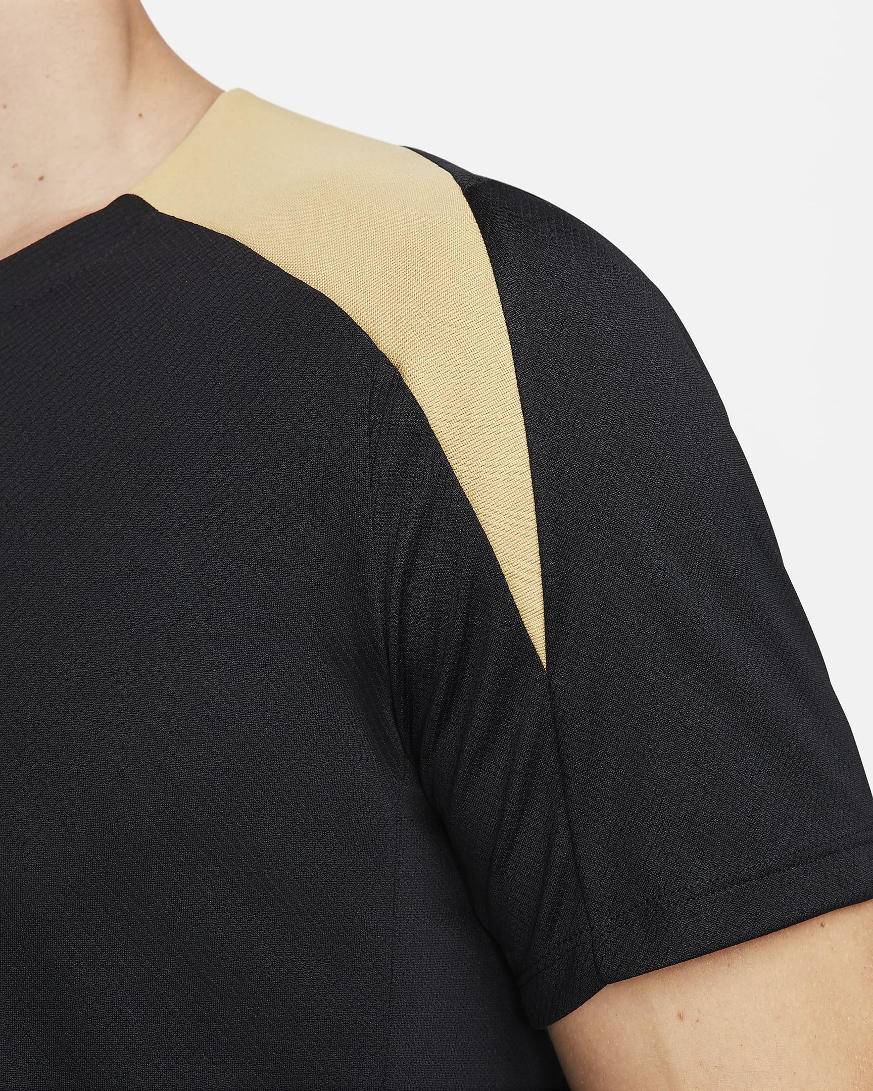 Nike Strike Dri-FIT kortermet fotballoverdel til herre - Svart/Svart/Jersey Gold/Metallic Gold