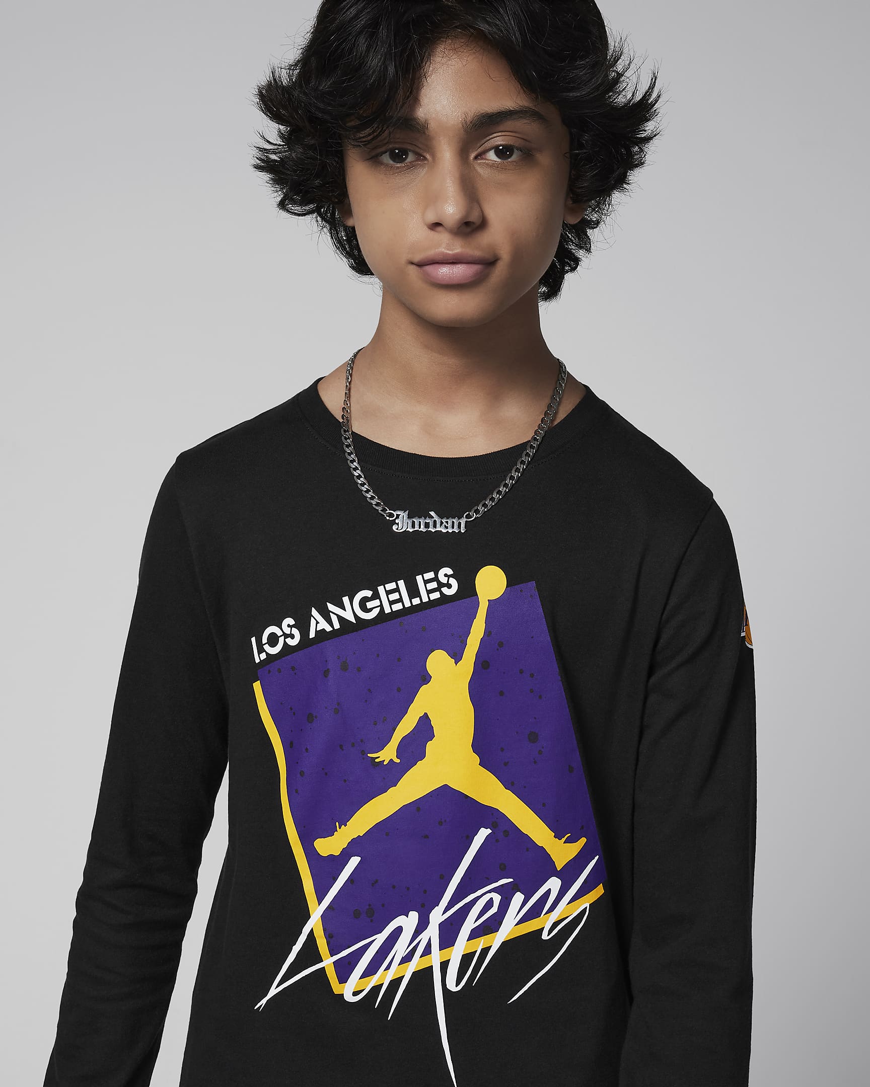 Los Angeles Lakers Courtside Statement Edition Older Kids' (Boys') Jordan Max90 NBA Long-Sleeve T-Shirt - Black