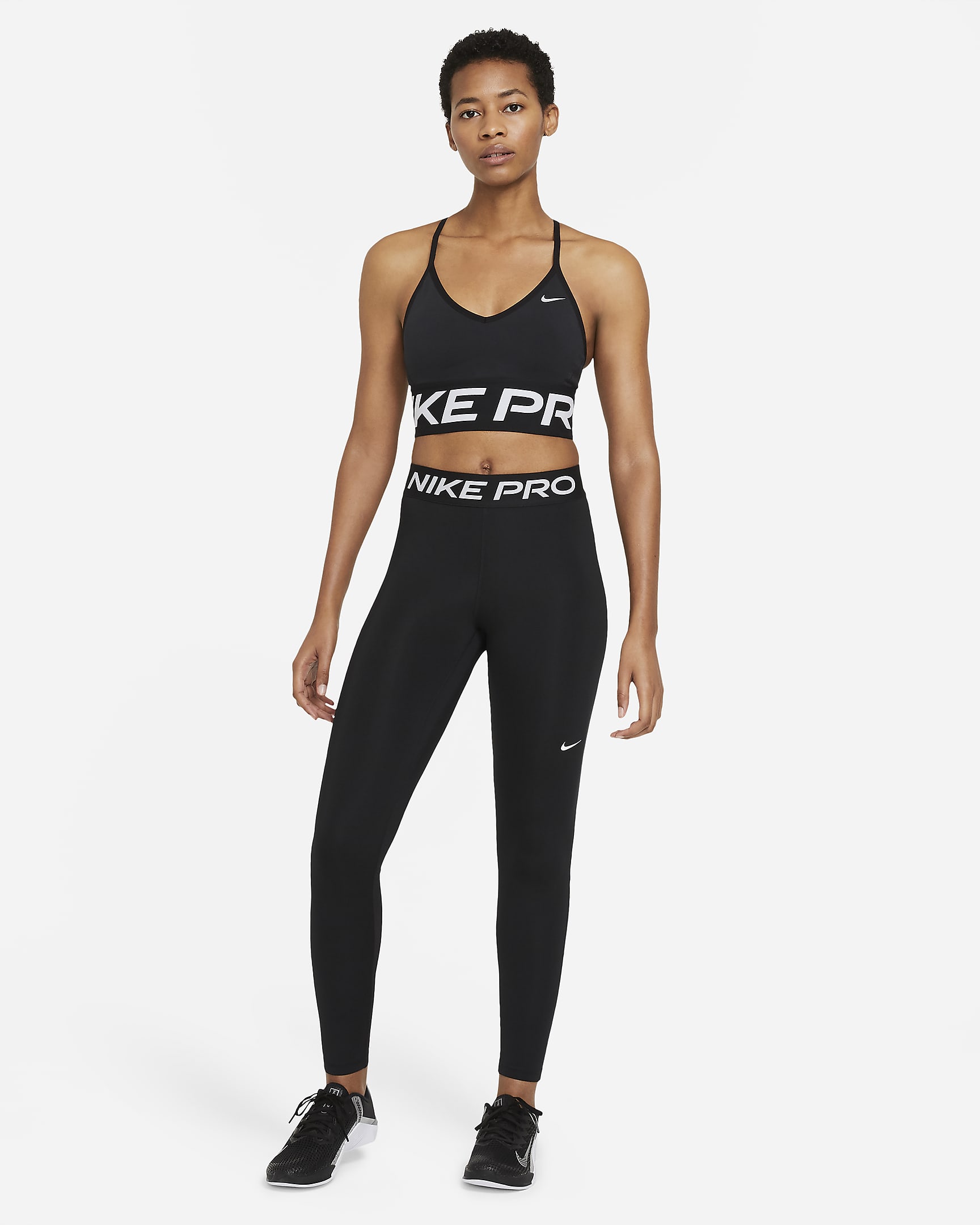Nike Pro-leggings med mesh-paneler og mellemhøj talje til kvinder - sort/hvid