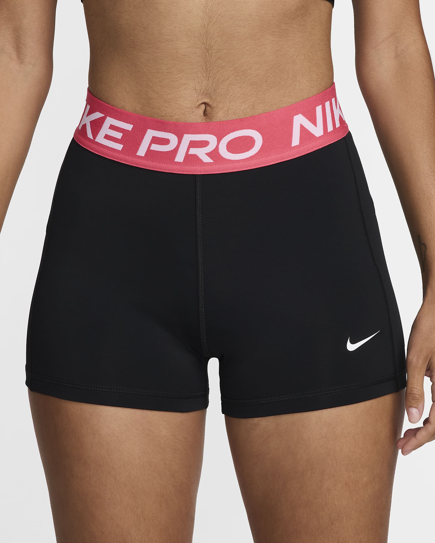 Nike Pro Leak Protection: Period Mallas cortas de 8 cm y talle medio - Mujer - Negro/Aster Pink/Blanco