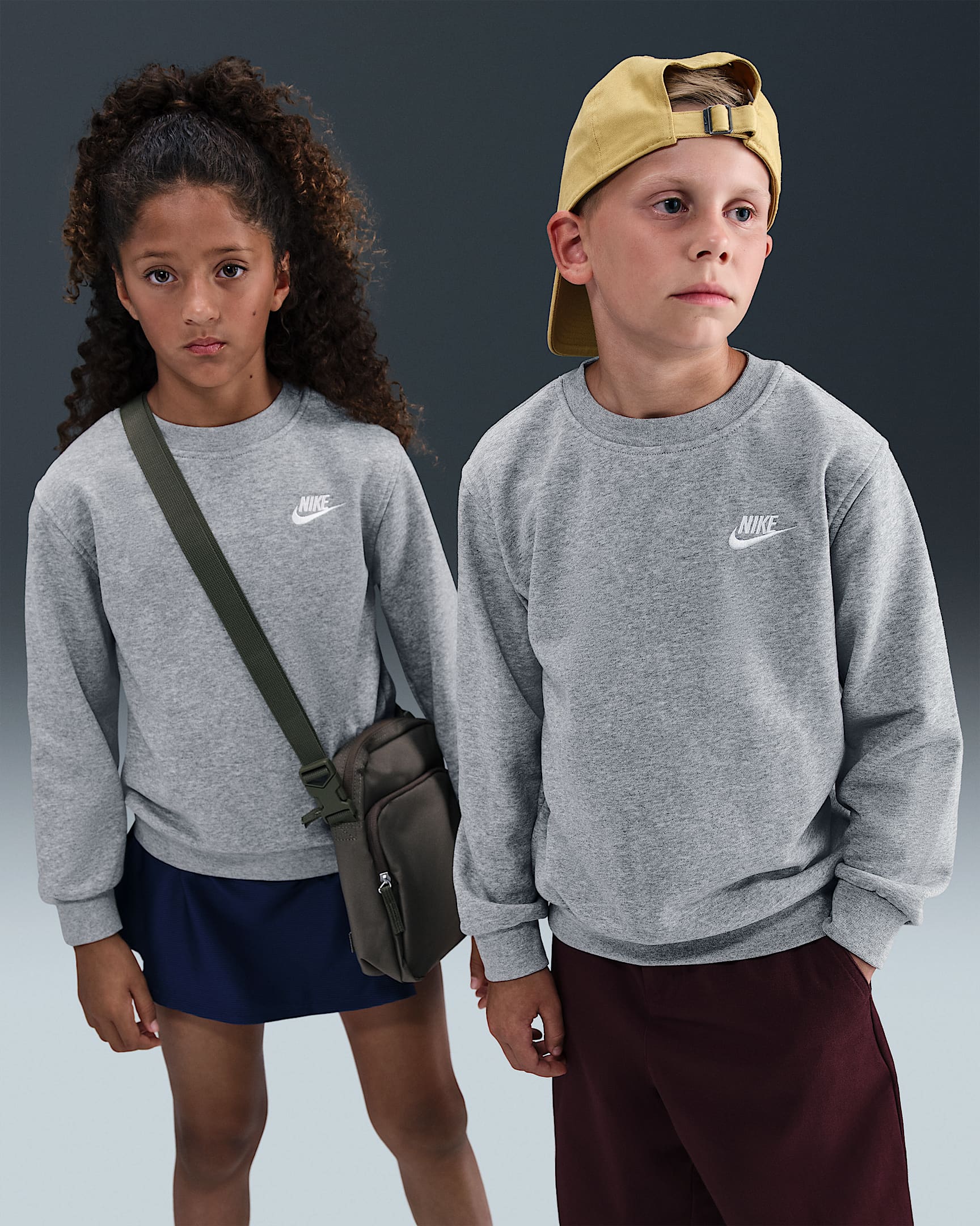 Nike Sportswear Club Fleece Older Kids' Crew-Neck Sweatshirt - Dark Grey Heather/White