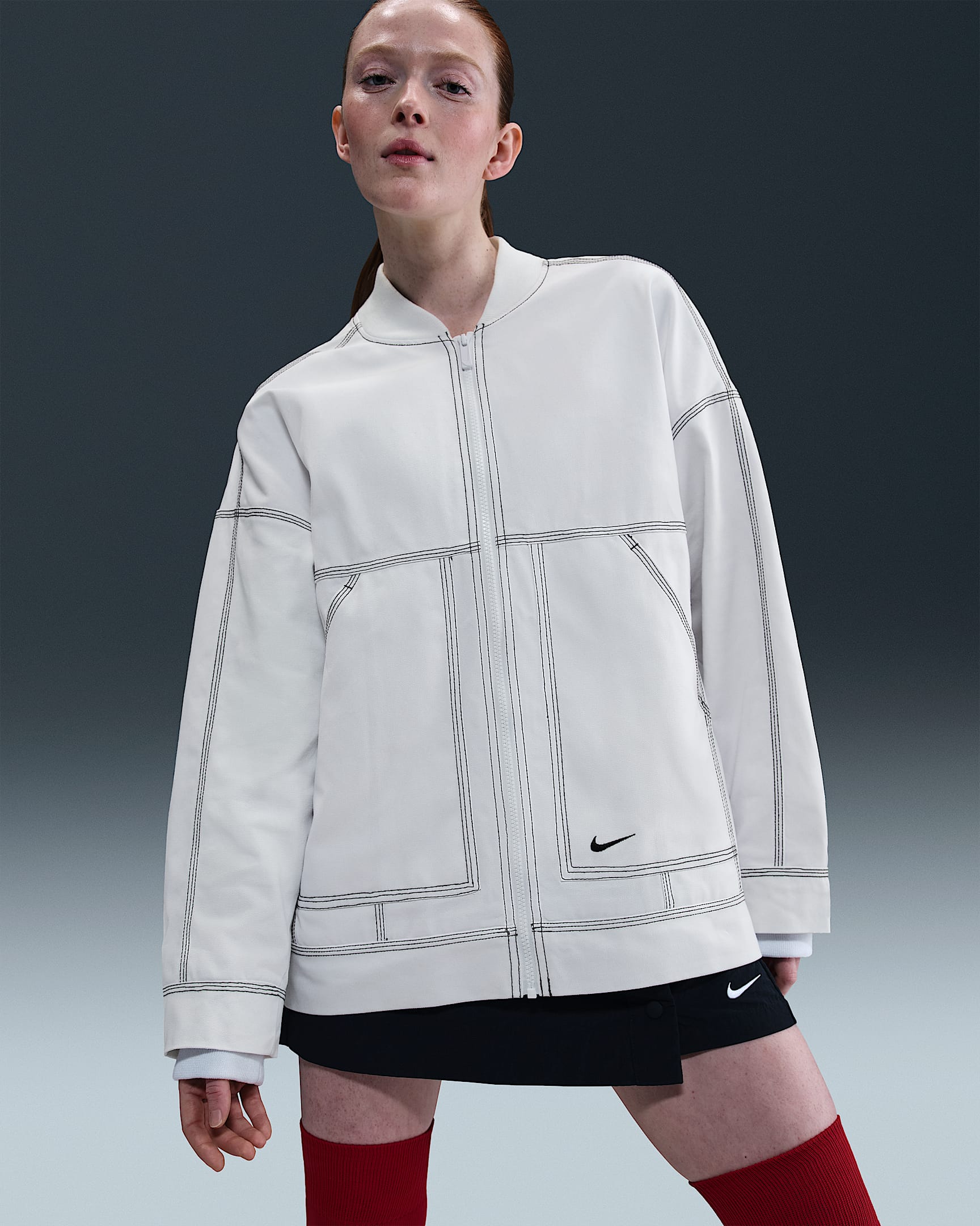 Nike Sportswear Oversize-Cargo-Jacke mit Grafik (Damen) - Summit White/Schwarz
