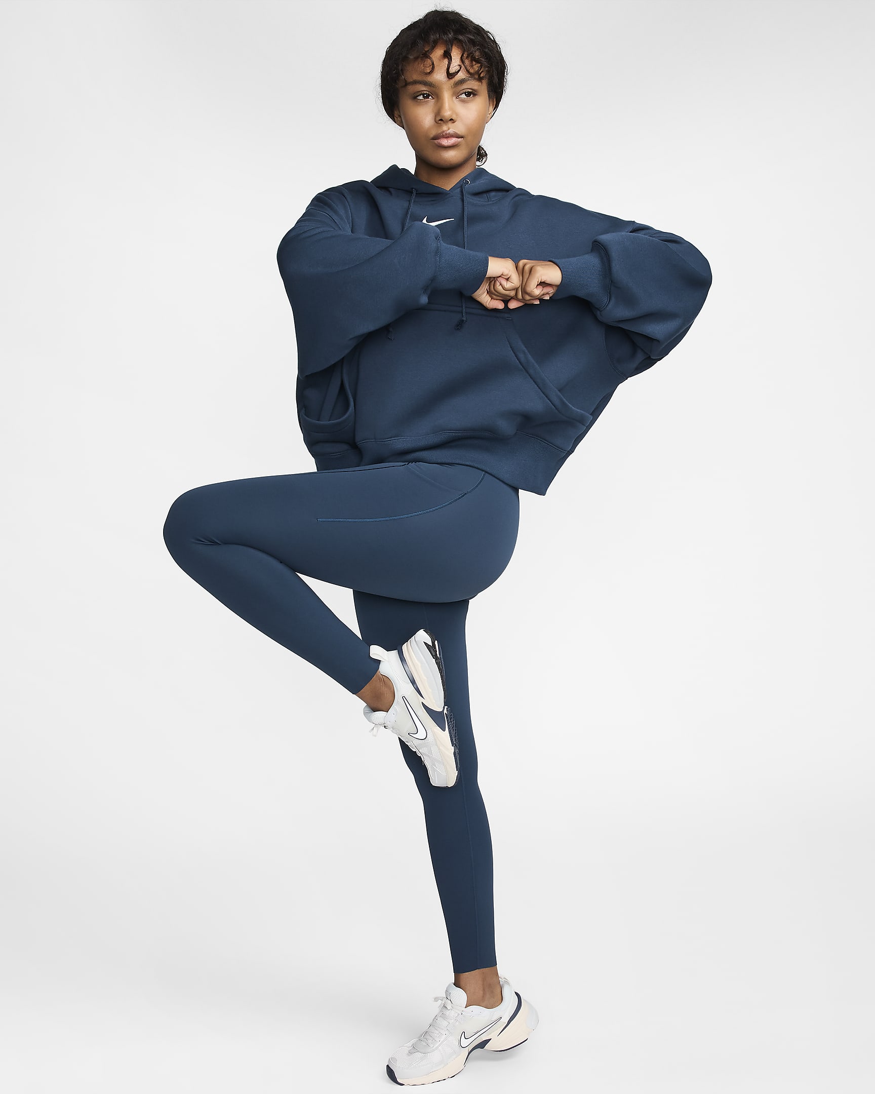 Nike Universa Women's Medium-Support High-Waisted 7/8 Leggings with Pockets - Armoury Navy/Black