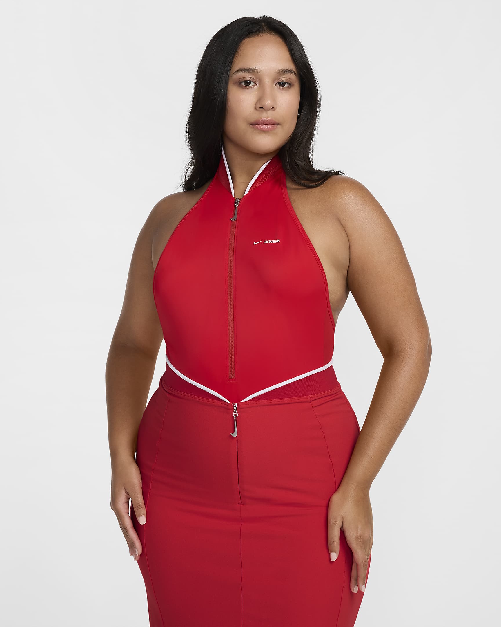 Nike x Jacquemus Einteiliger Badeanzug mit hohem Ausschnitt (Damen) - University Red/Silber