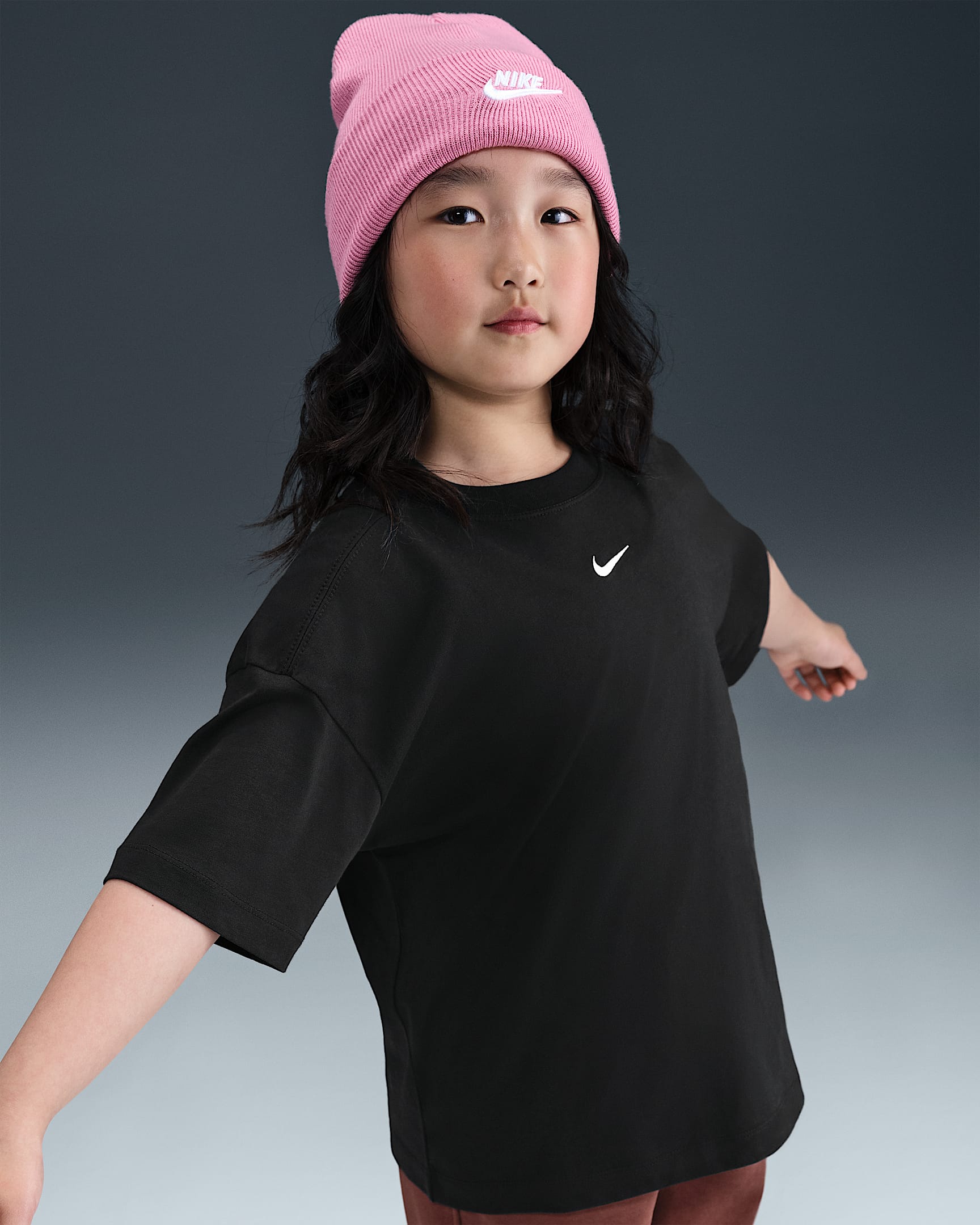 Nike Sportswear Older Kids' (Girls') Oversized T-Shirt - Black