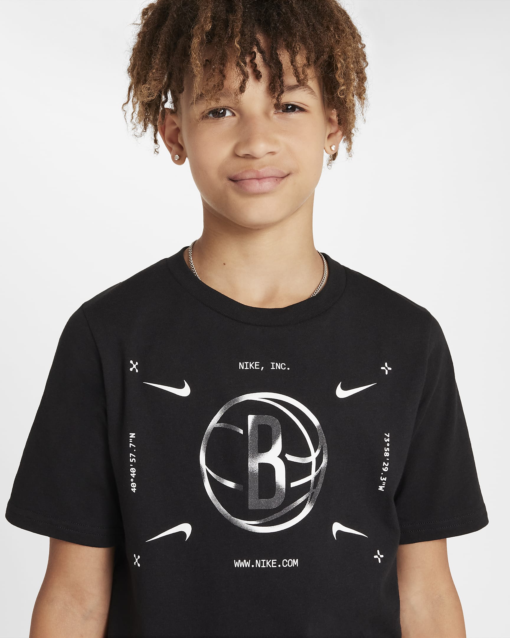 Brooklyn Nets Older Kids' (Boys') Nike NBA Logo T-Shirt - Black