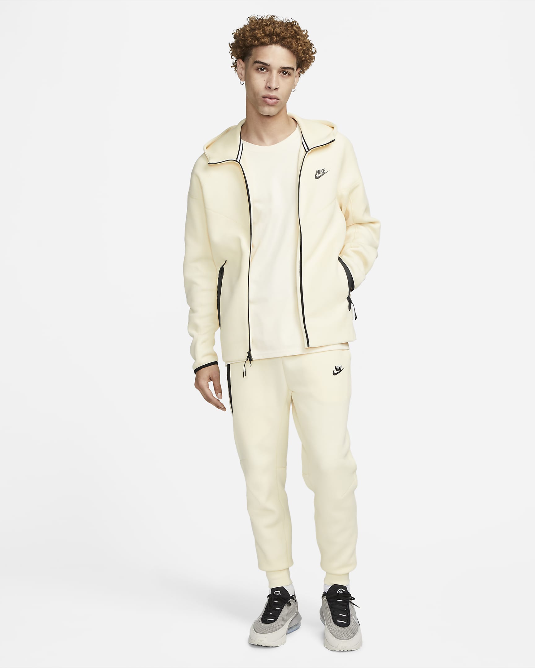 Nike Sportswear Tech Fleece férfi szabadidőnadrág - Coconut Milk/Fekete