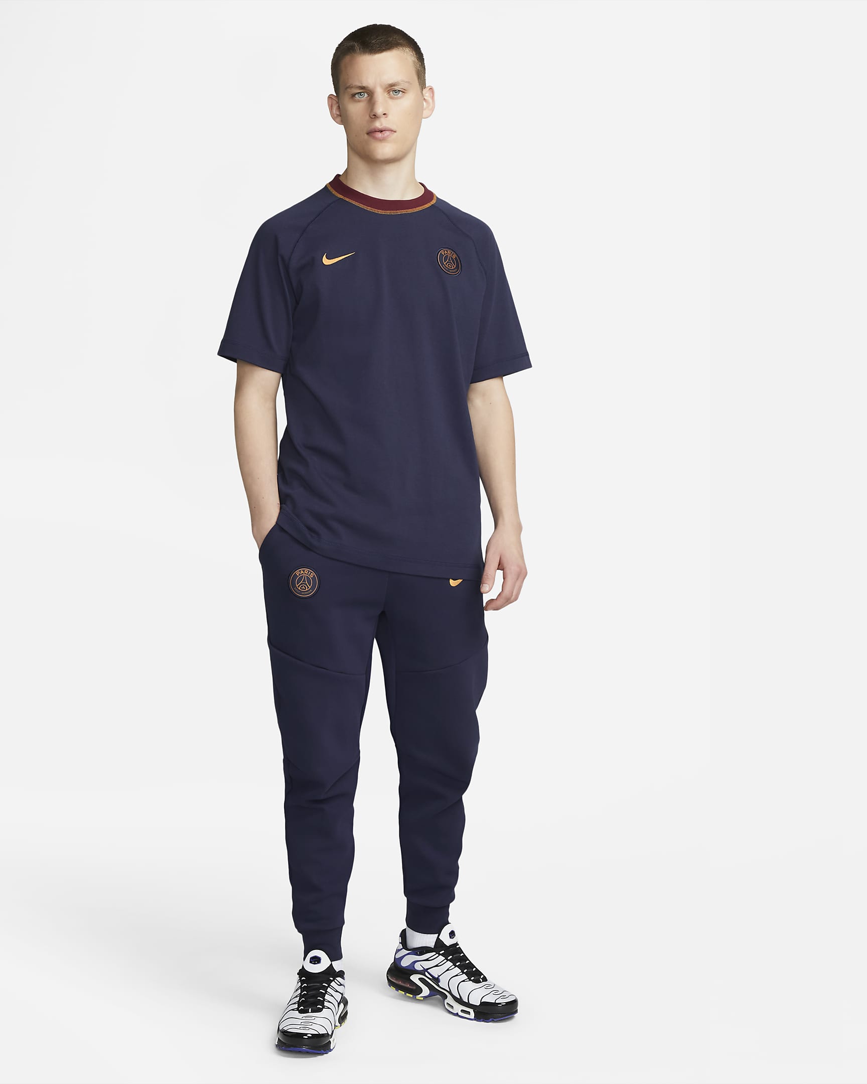 Paris Saint-Germain Travel Men's Nike Short-Sleeve Football Top. Nike PT