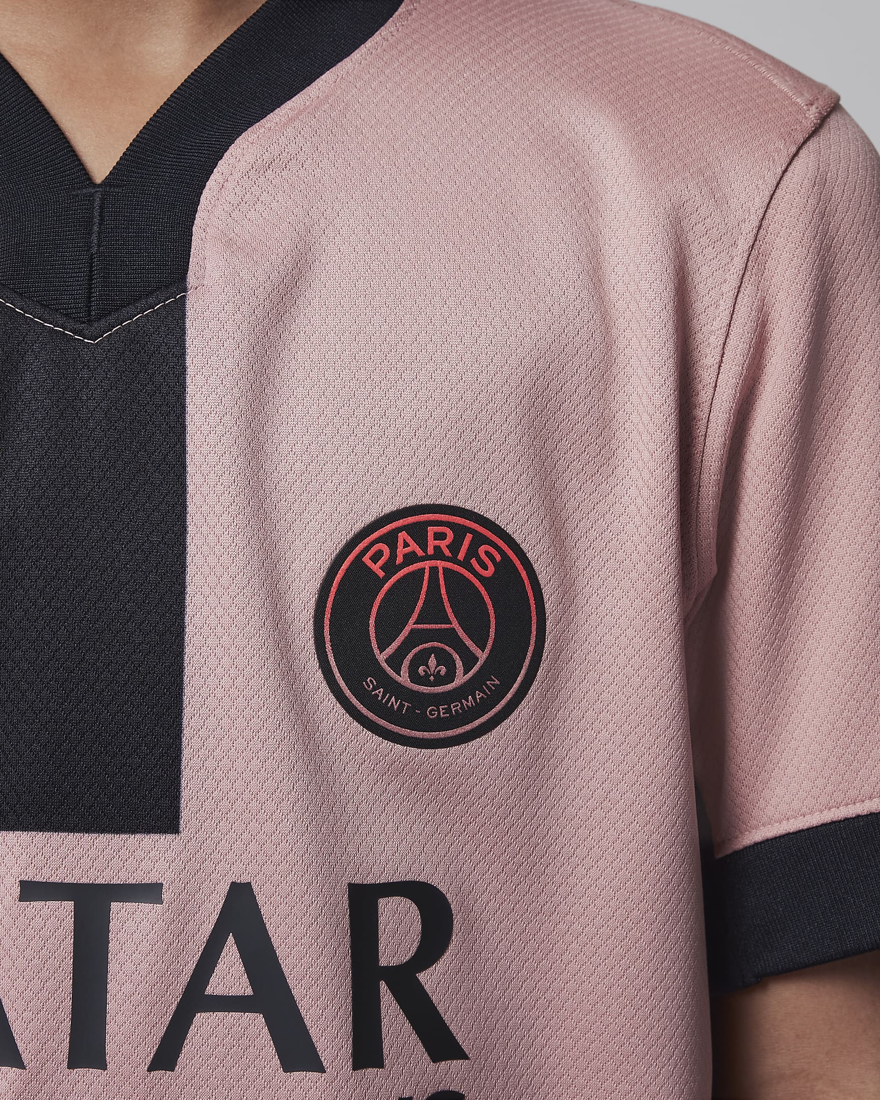 Koszulka piłkarska dla dużych dzieci Jordan Dri-FIT Paris Saint-Germain Stadium 2024/25 (wersja trzecia) – replika - Rust Pink/Czerń/Czerń