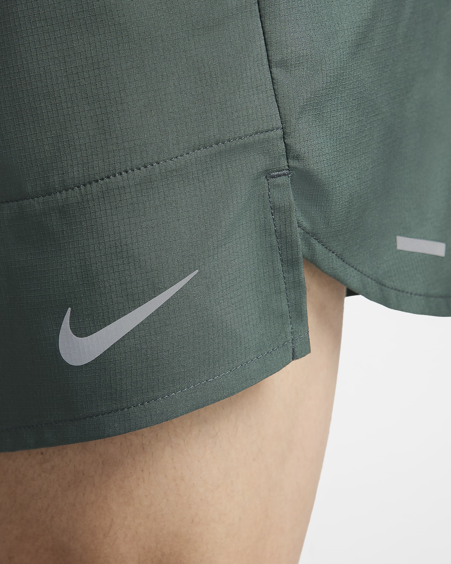 Nike Stride Men's Dri-FIT 13cm (approx.) Brief-Lined Running Shorts - Vintage Green/Black