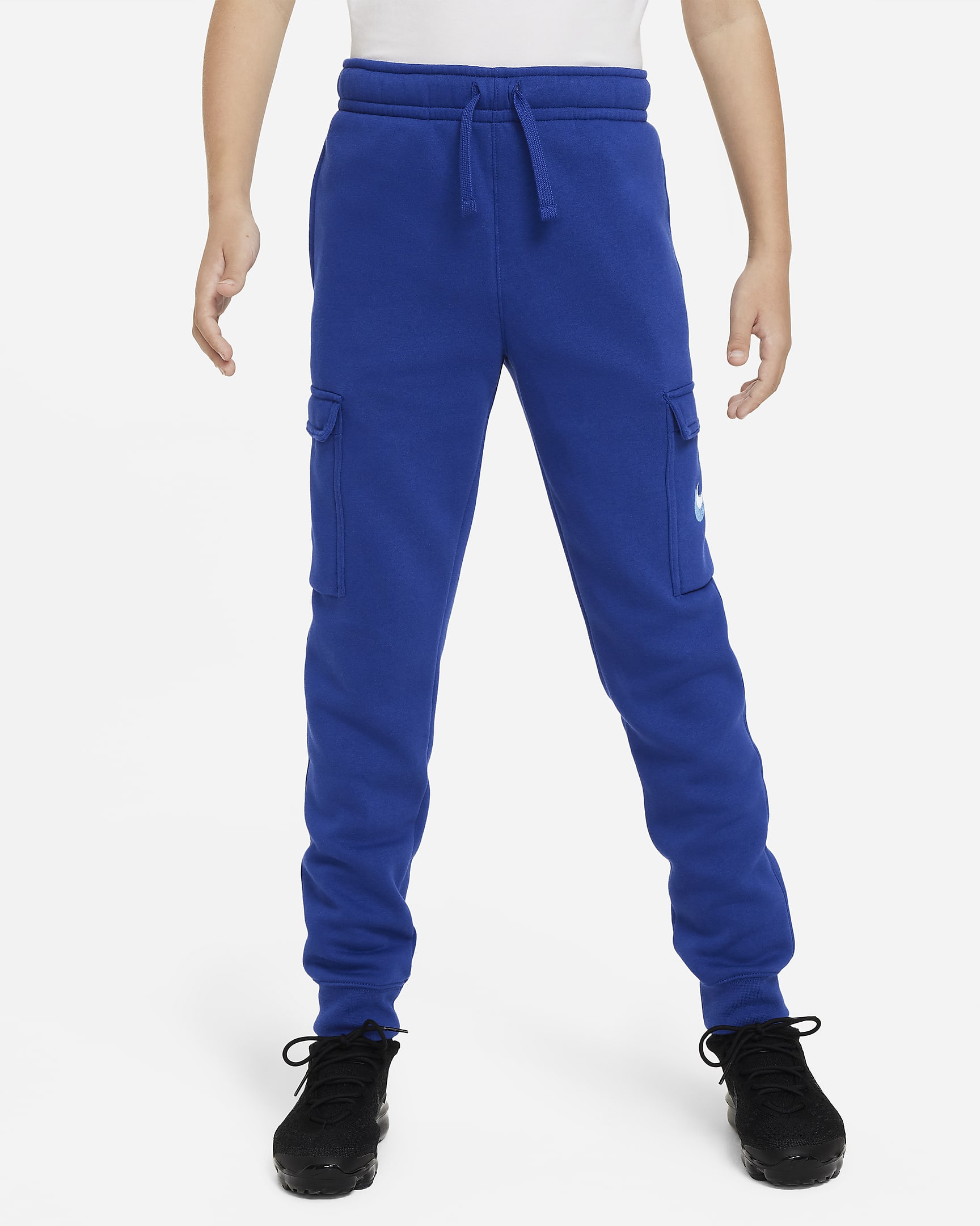 Pantaloni cargo in fleece con grafica Nike Sportswear – Ragazzo - Deep Royal Blue