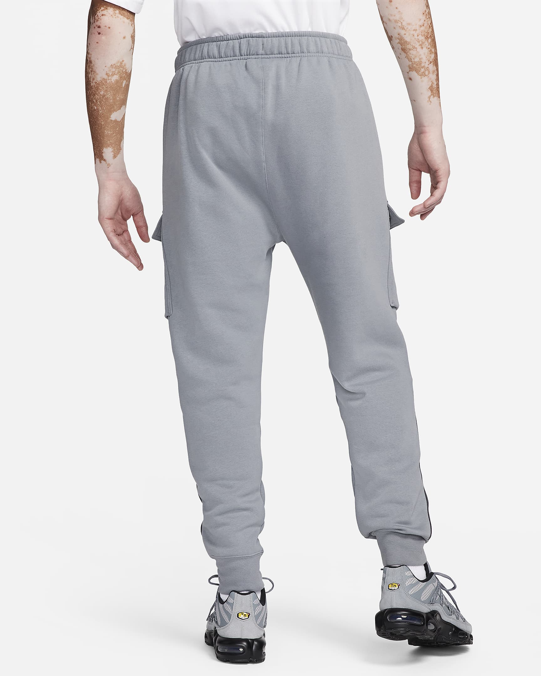 Nike Air Men's Fleece Cargo Trousers. Nike SE