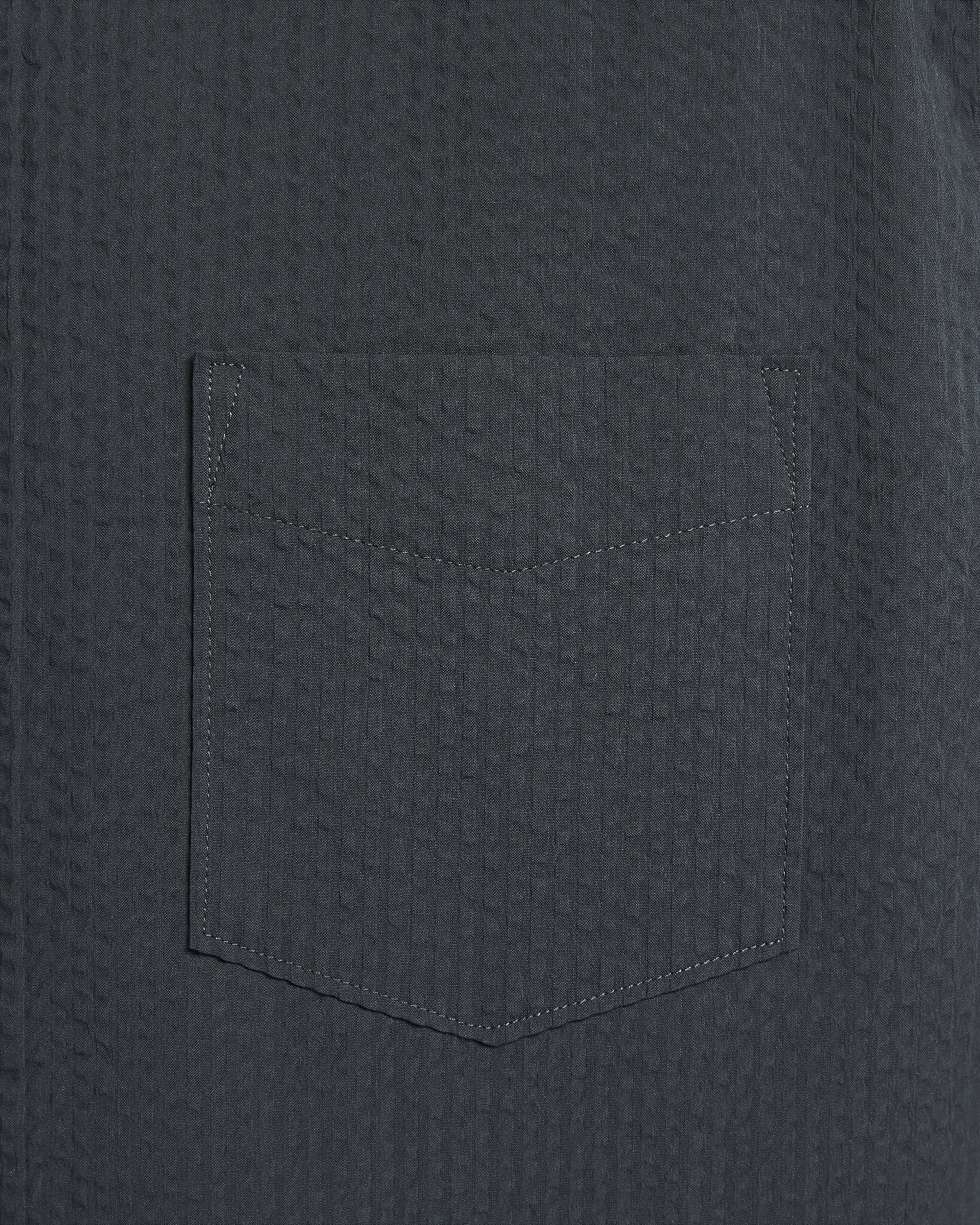 Nike Life Men's Short-Sleeve Seersucker Button-Down Shirt - Anthracite/Anthracite