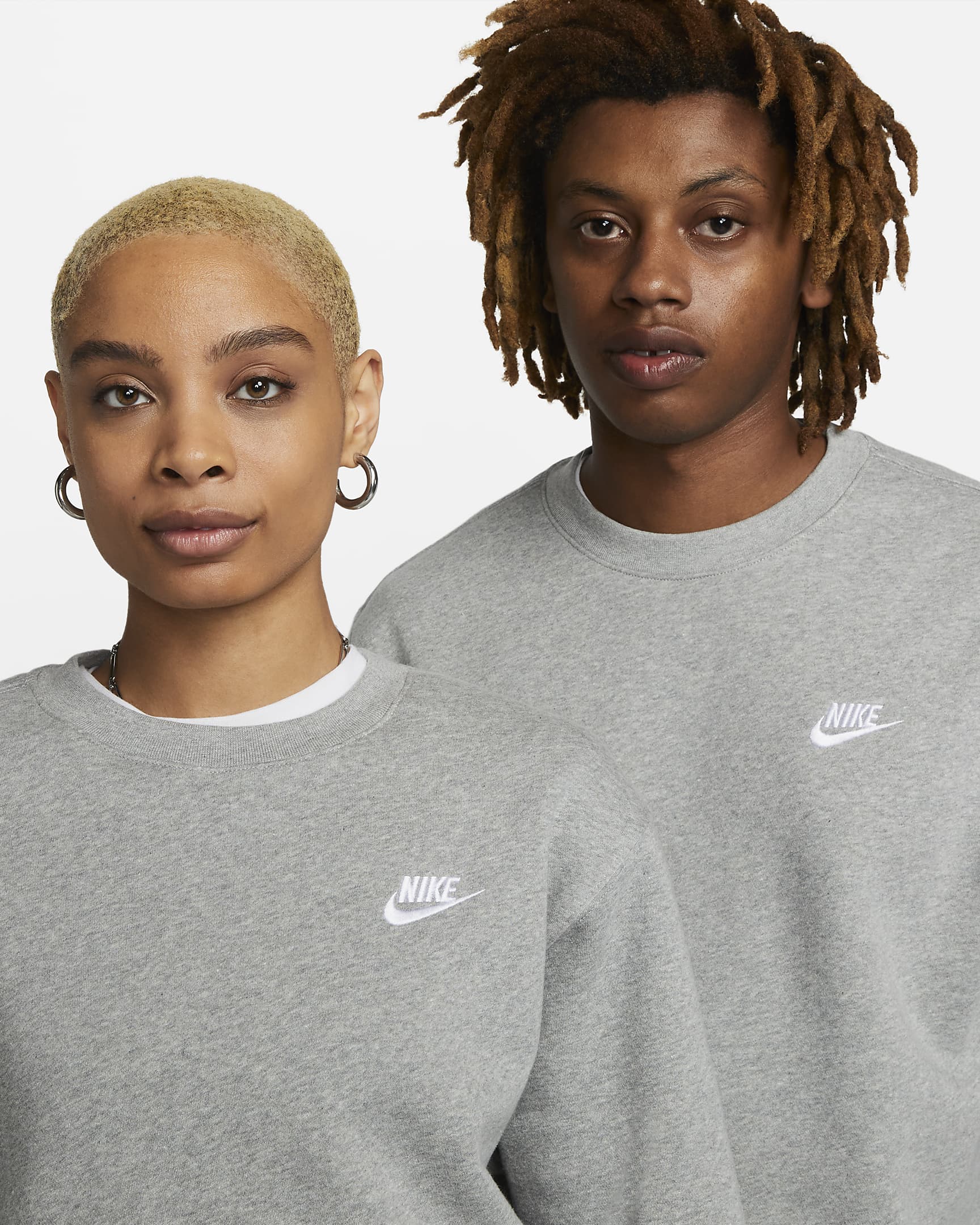 Nike Sportswear Club Fleece-crewtrøje til mænd - Dark Grey Heather/hvid