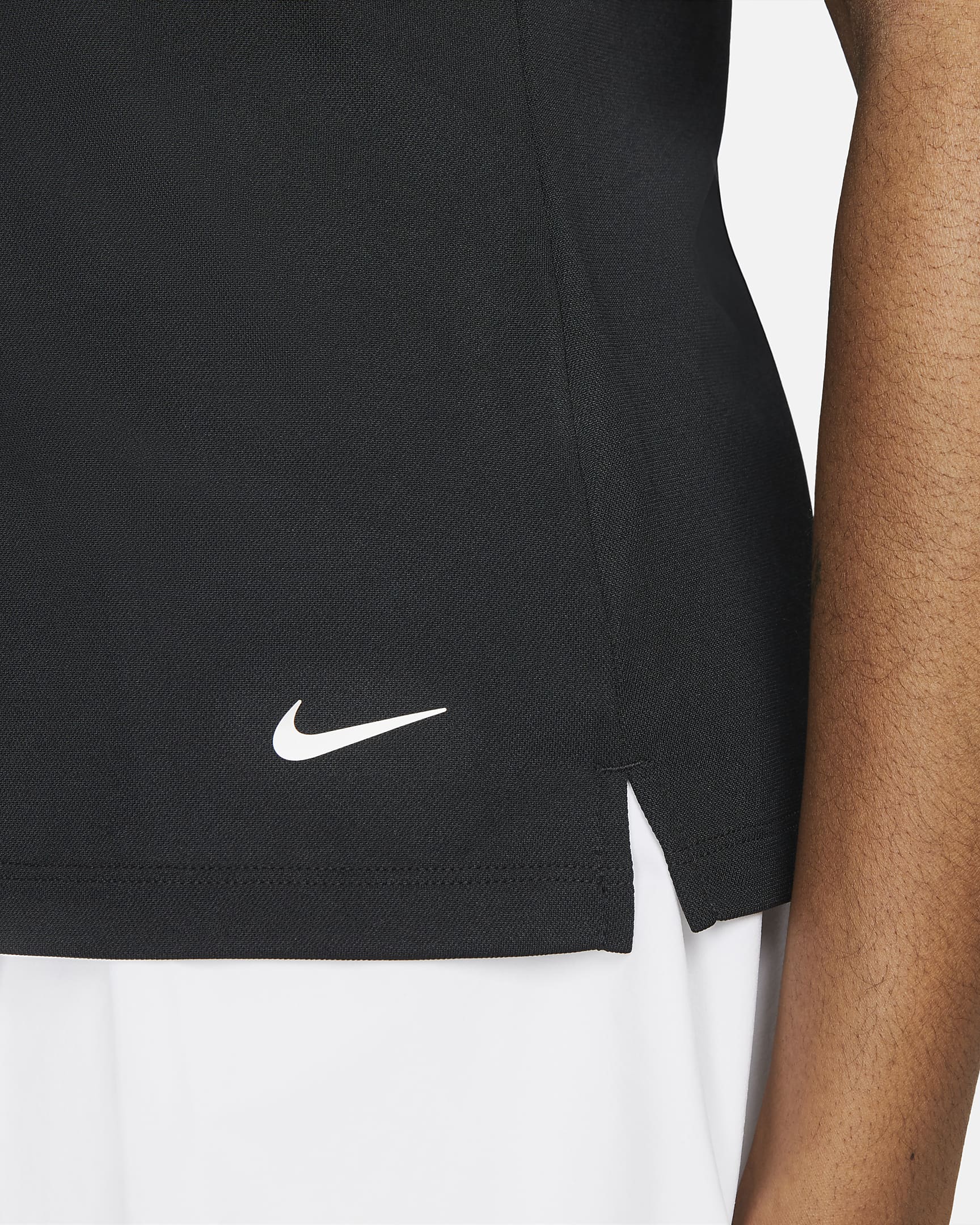 Ærmeløs Nike Dri-FIT Victory-golfpolo til kvinder - sort/hvid