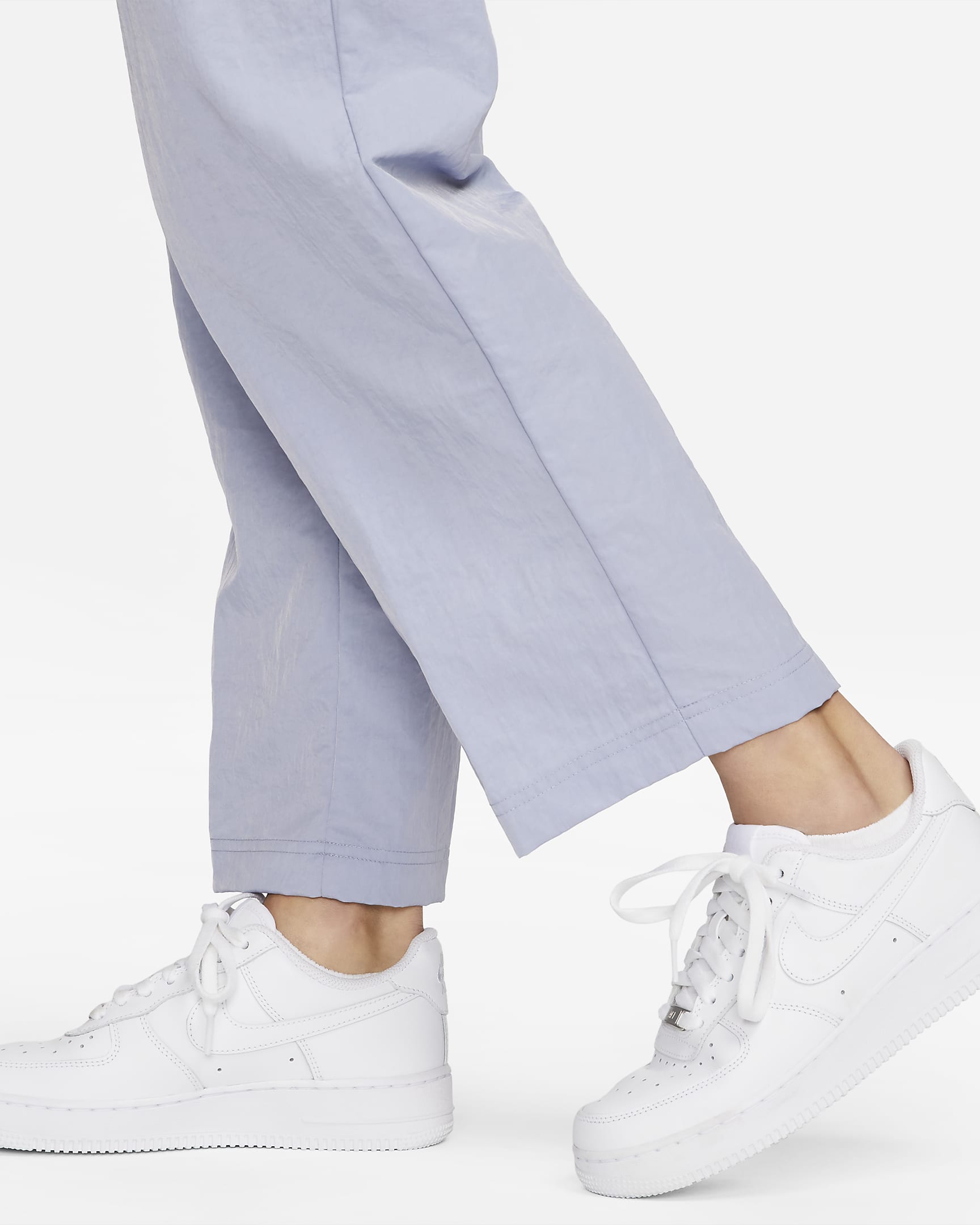 Nike Sportswear Essential Women's HighRise Woven Cargo Trousers. Nike IN