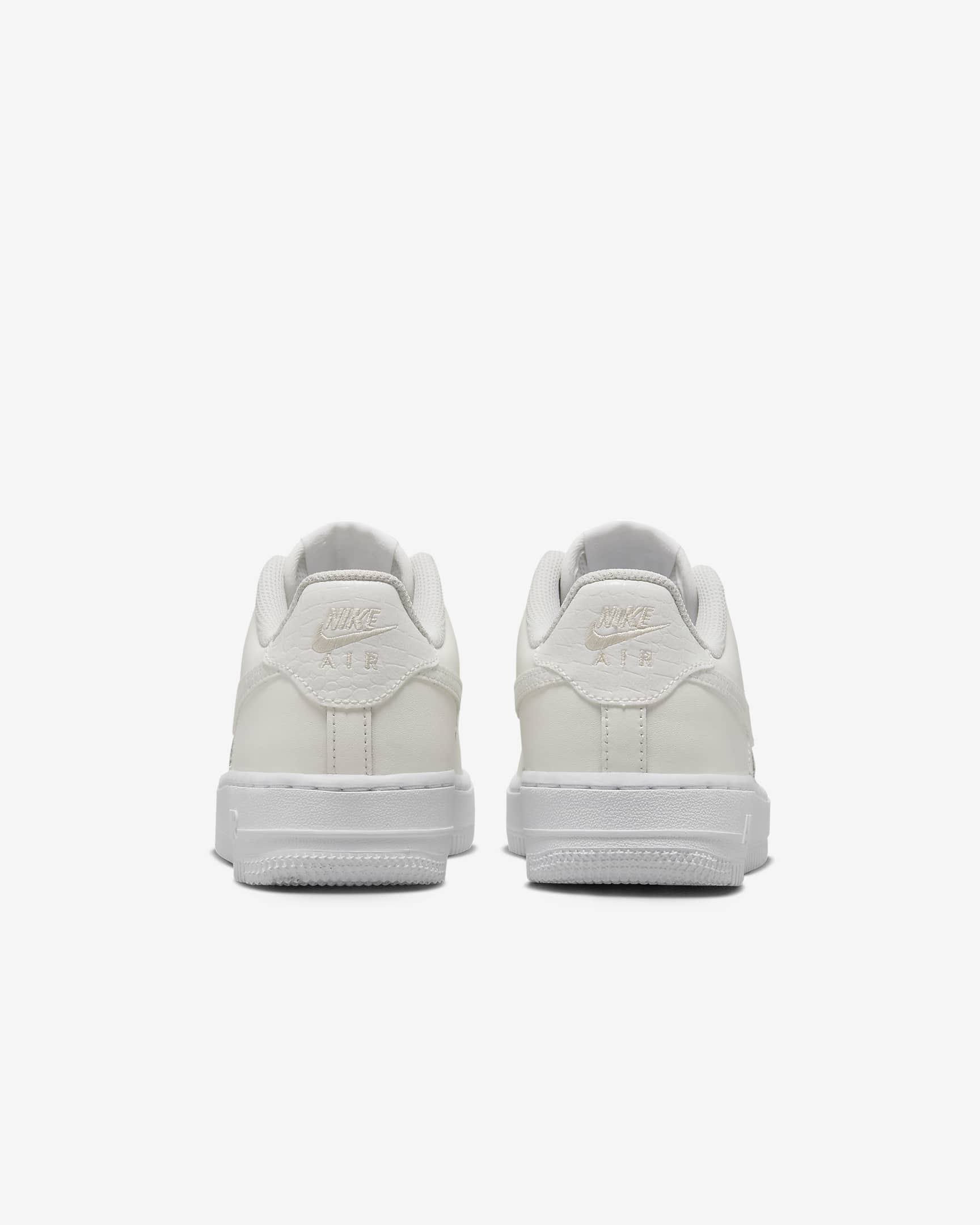 รองเท้าเด็กโต Nike Air Force 1 LV8 - Sail/ขาว/ดำ/Sail