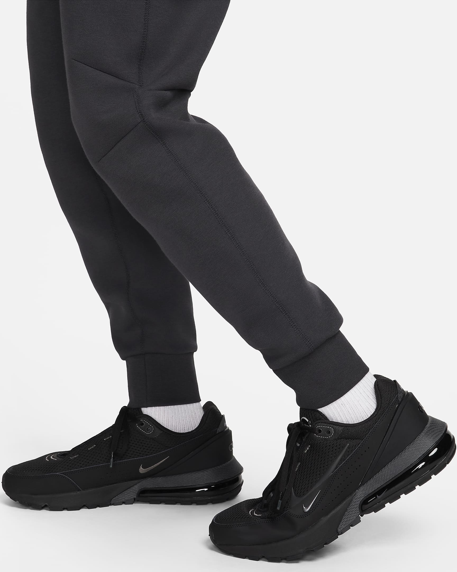 nike tech fleece slim fit