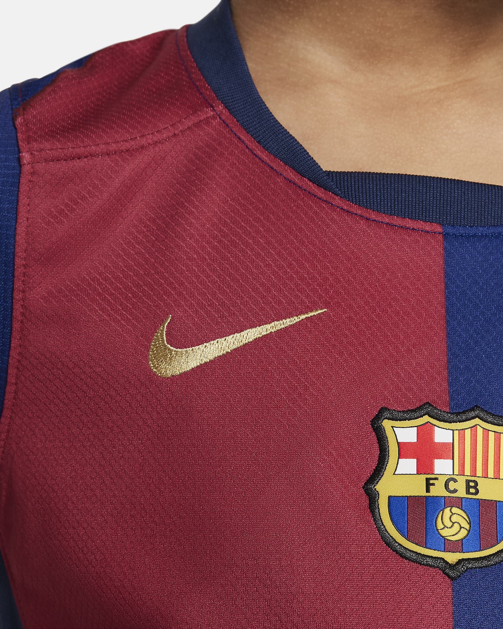 FC Barcelona 2024/25 Stadium (hjemmedrakt) Nike Football Replica draktsett i tre deler til små barn - Deep Royal Blue/Noble Red/Midnight Navy/Club Gold