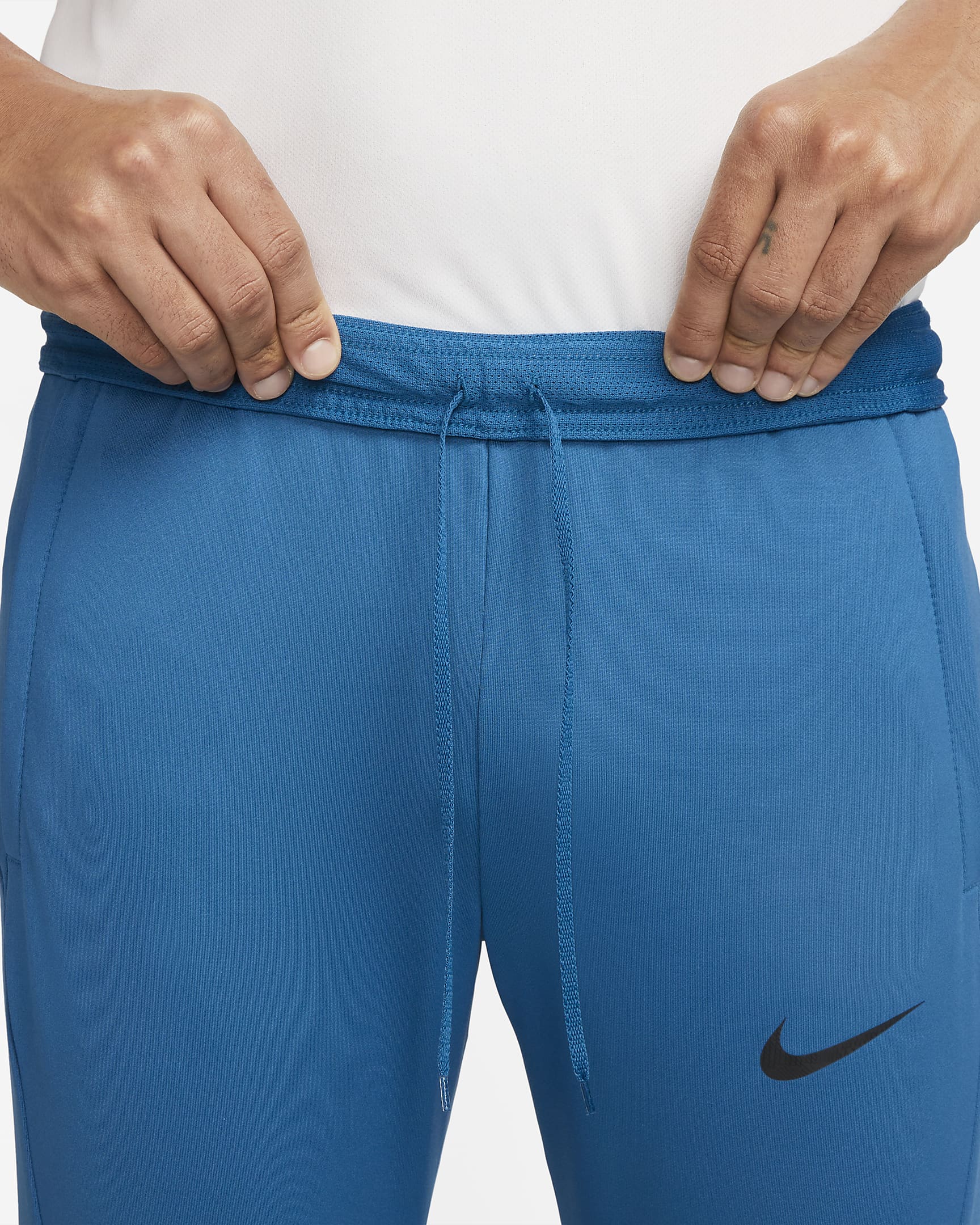 Nike DriFIT Strike Men's Football Pants. Nike PT