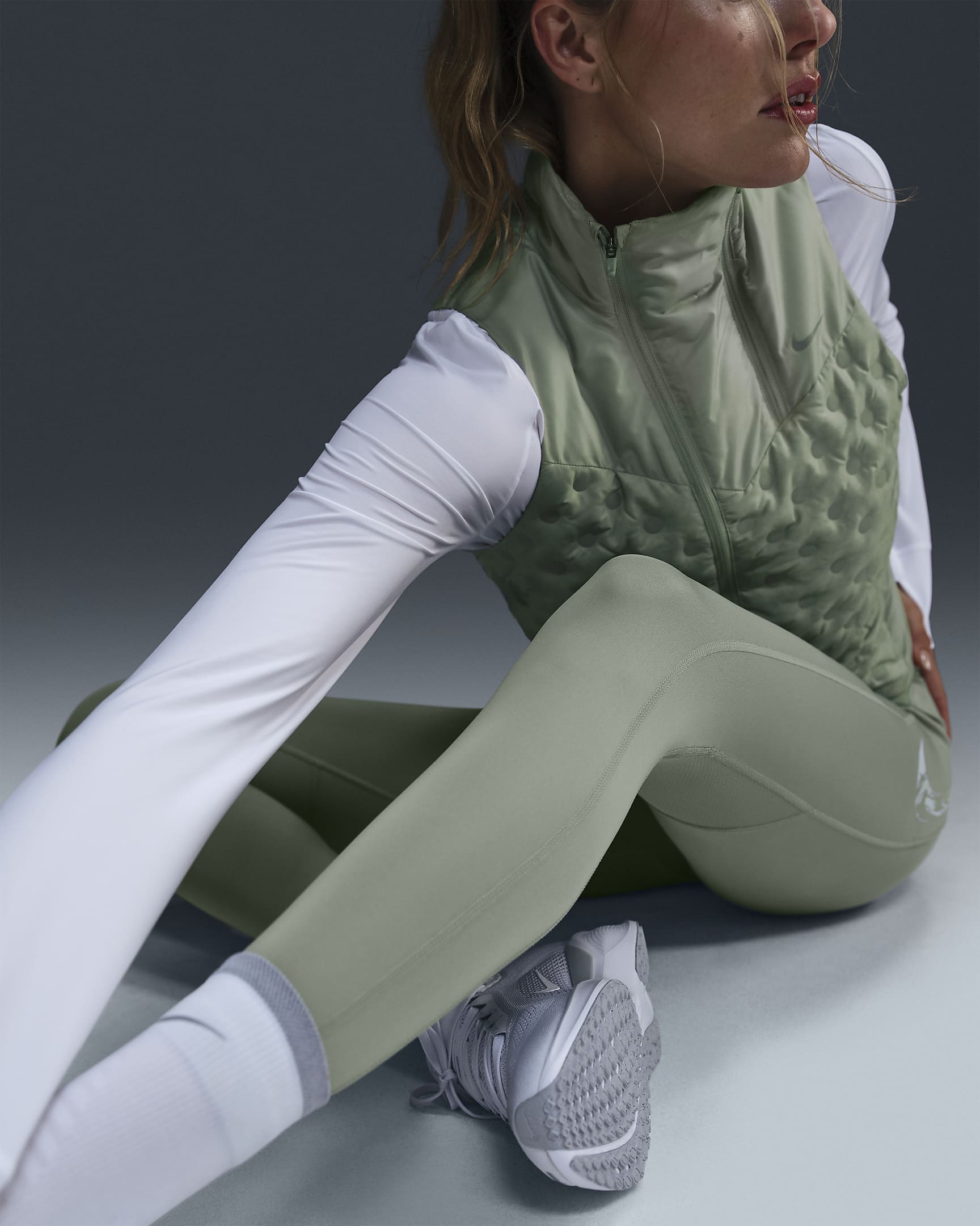 Nike Fast 7/8-Lauf-Leggings mit mittelhohem Bund und Taschen für Damen - Jade Horizon/Light Silver