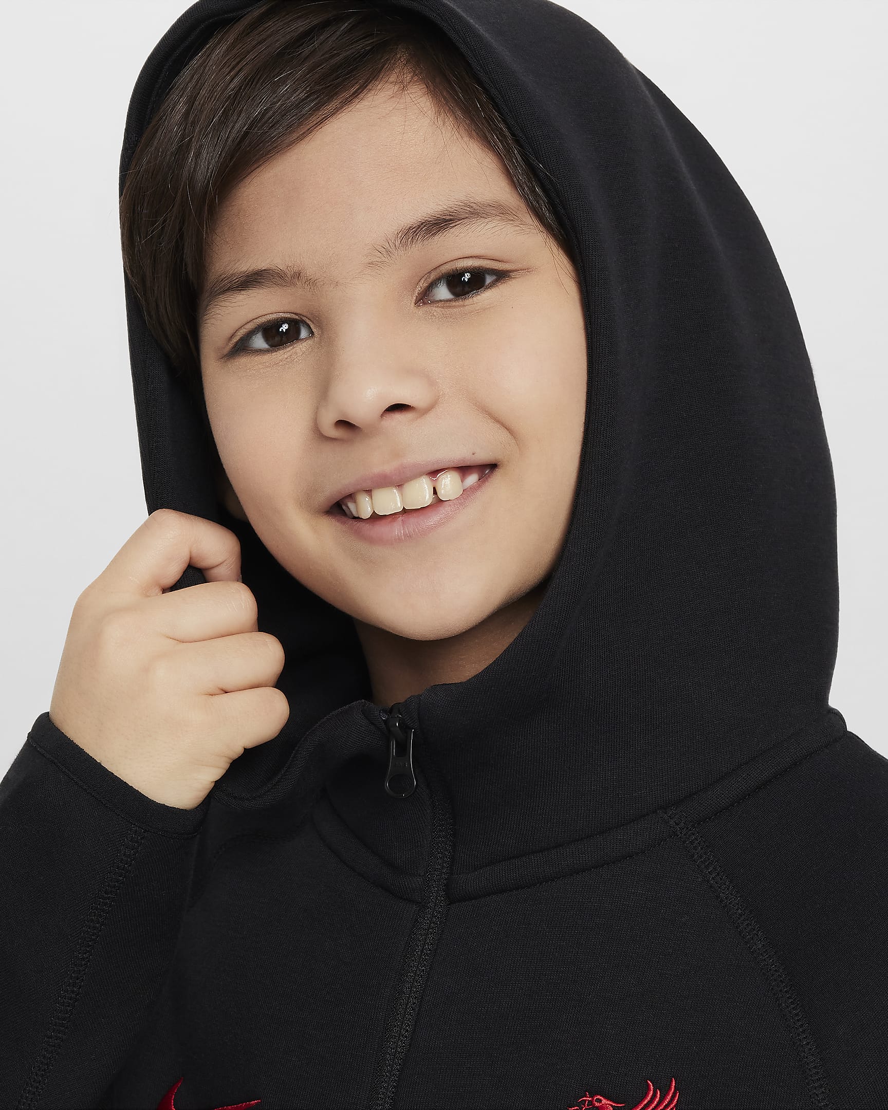 Liverpool F.C. Tech Fleece Older Kids' (Boys') Nike Football Full-Zip Hoodie - Black/Black/Black/Gym Red