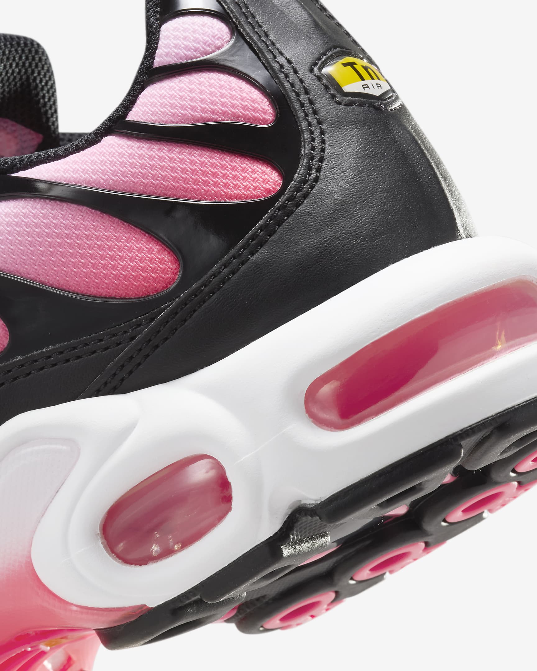 Calzado para mujer Nike Air Max Plus - Negro/Blanco/Ponche cálido