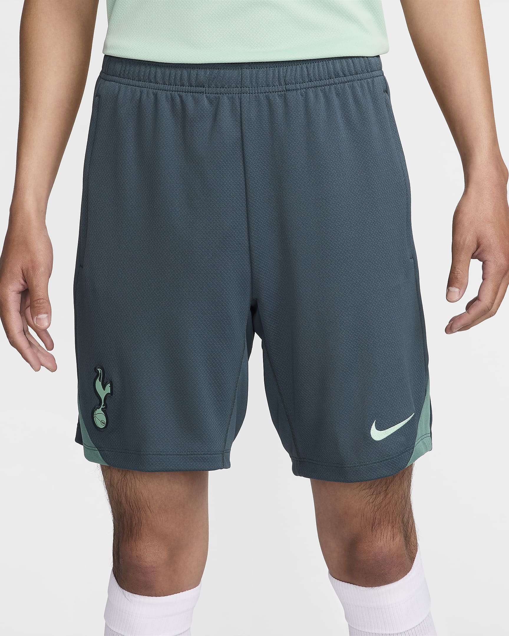 Męskie spodenki piłkarskie z dzianiny Nike Dri-FIT Tottenham Hotspur Strike (wersja trzecia) - Faded Spruce/Bicoastal/Enamel Green