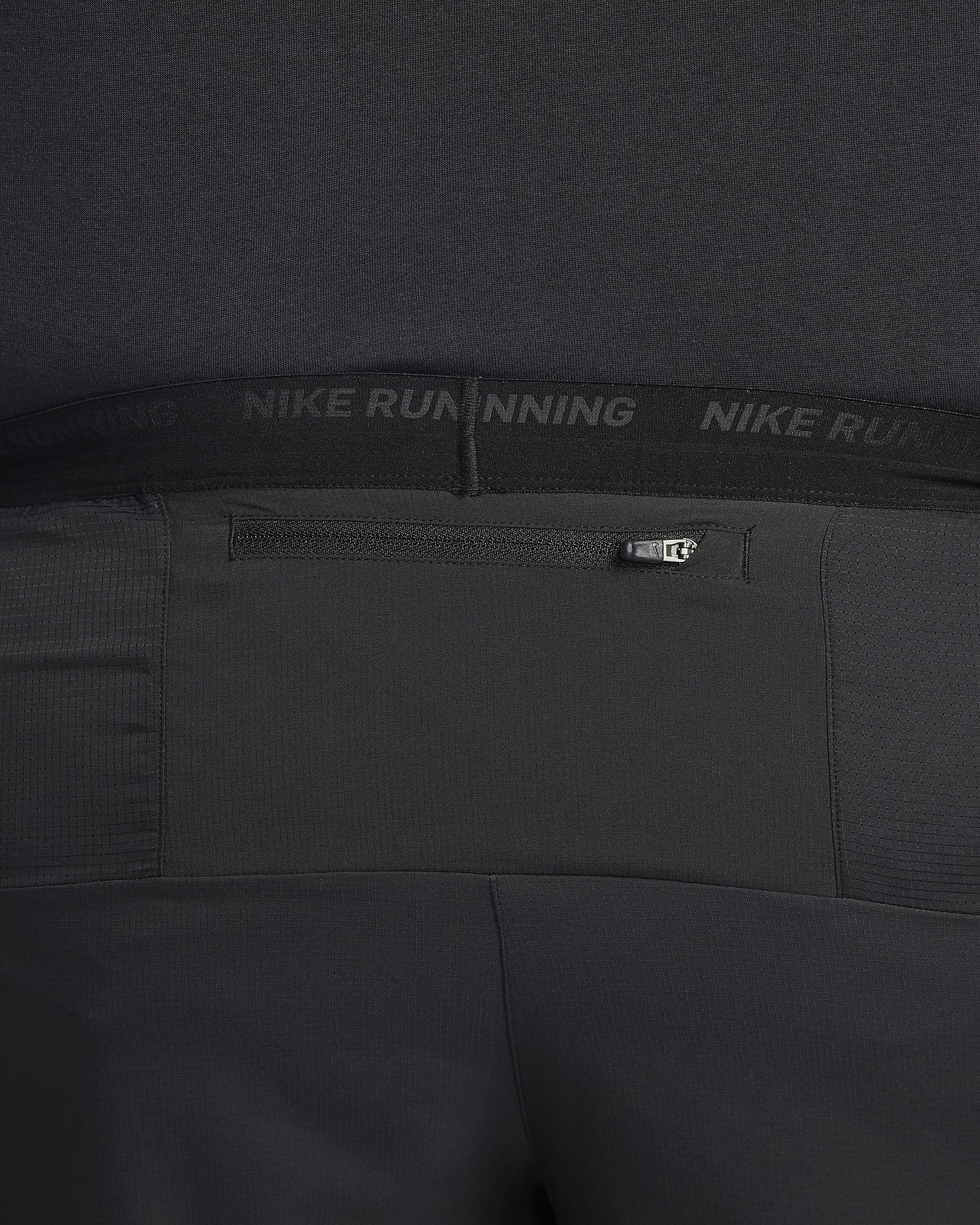 Short de running avec sous-short intégré Dri-FIT Nike Stride 13 cm pour homme - Noir/Noir