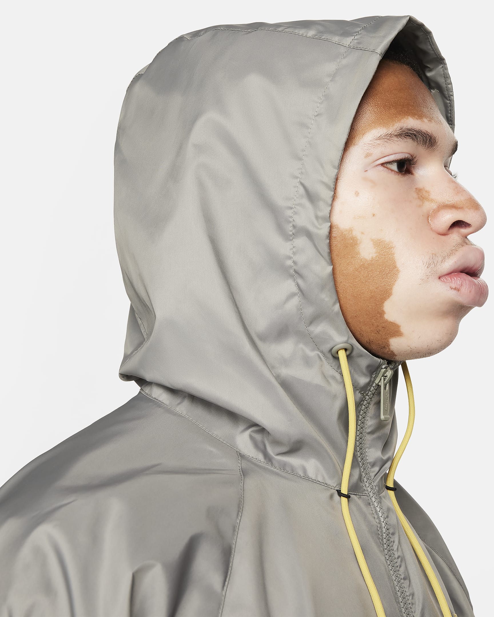 Nike Sportswear Windrunner Kapüşonlu Erkek Ceketi - Siyah/Dark Stucco/Saturn Gold