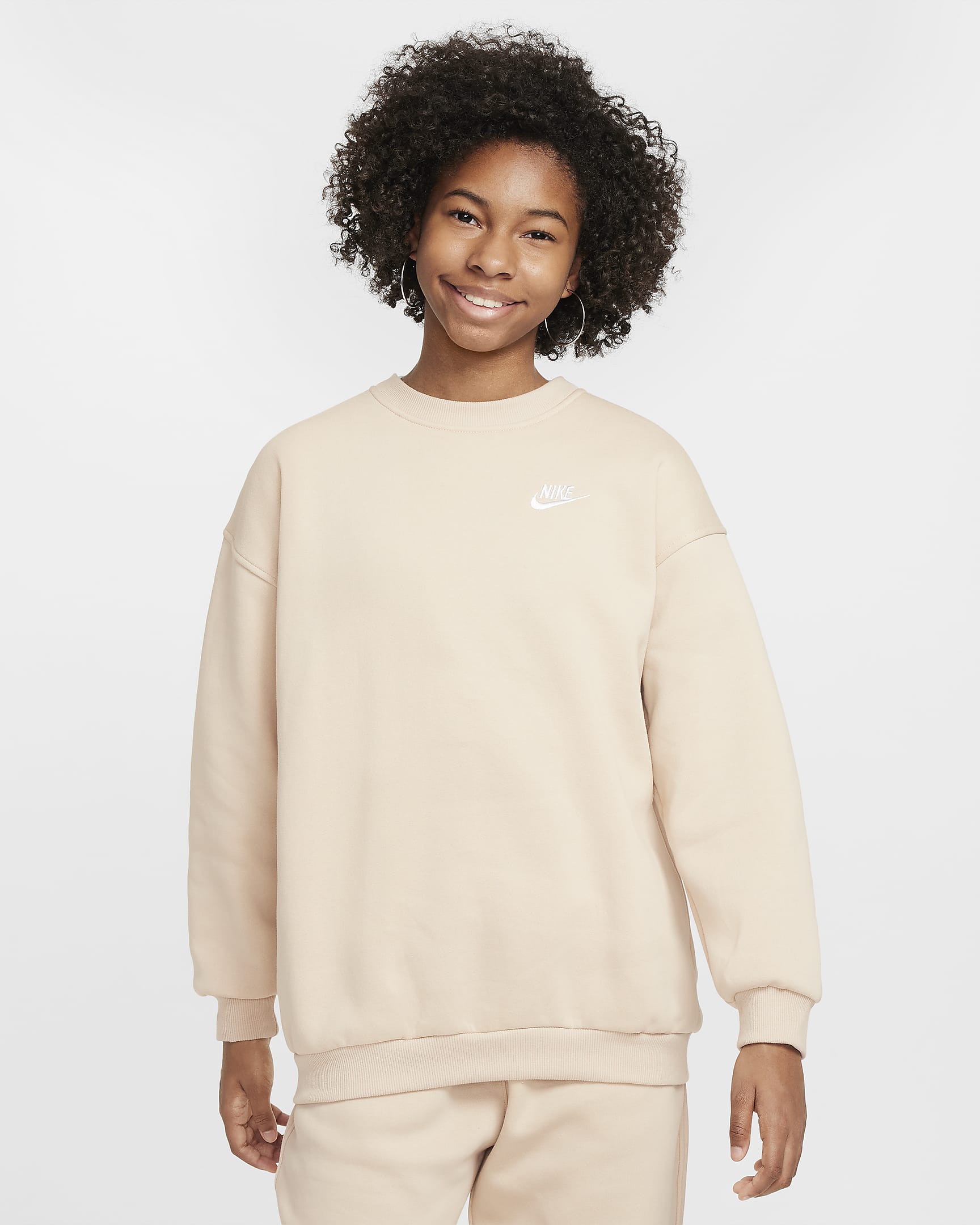 Sweatshirt folgada Nike Sportswear Club Fleece Júnior - Sanddrift/Branco