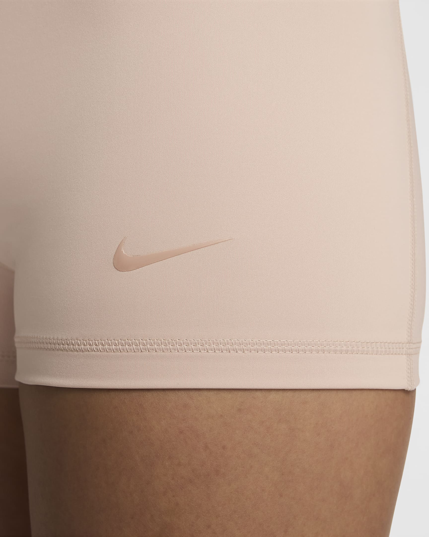 Nike Pro középmagas derekú, 8 cm-es női rövidnadrág - Particle Beige