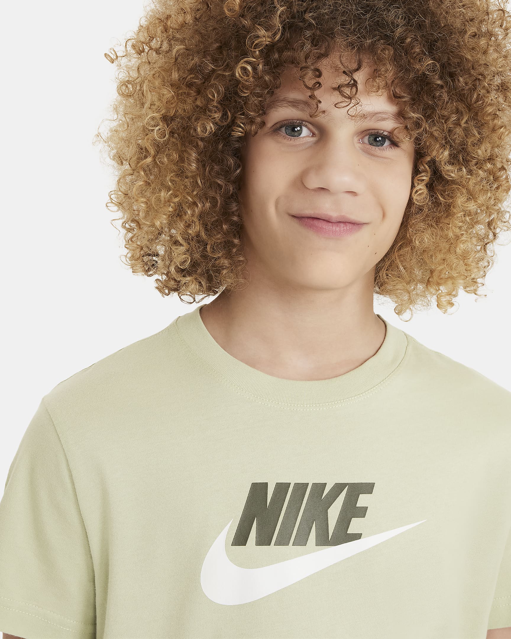 Nike Sportswear T-Shirt für ältere Kinder (Mädchen) - Olive Aura/Cargo Khaki/Weiß