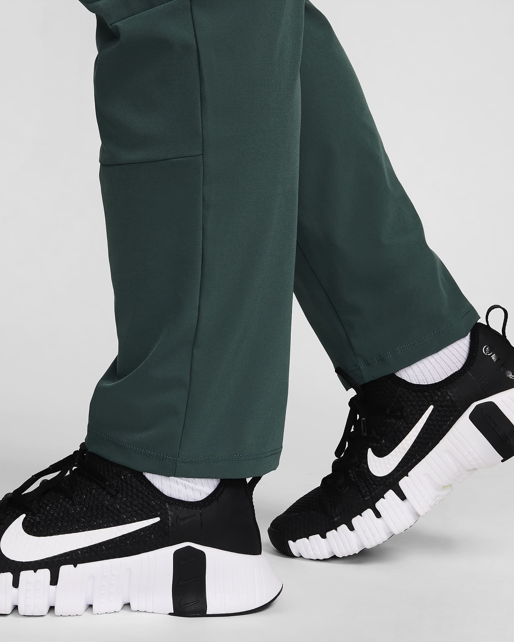 Nike Unlimited Men's Dri-FIT Tapered Leg Versatile Pants - Vintage Green/Black/Vintage Green