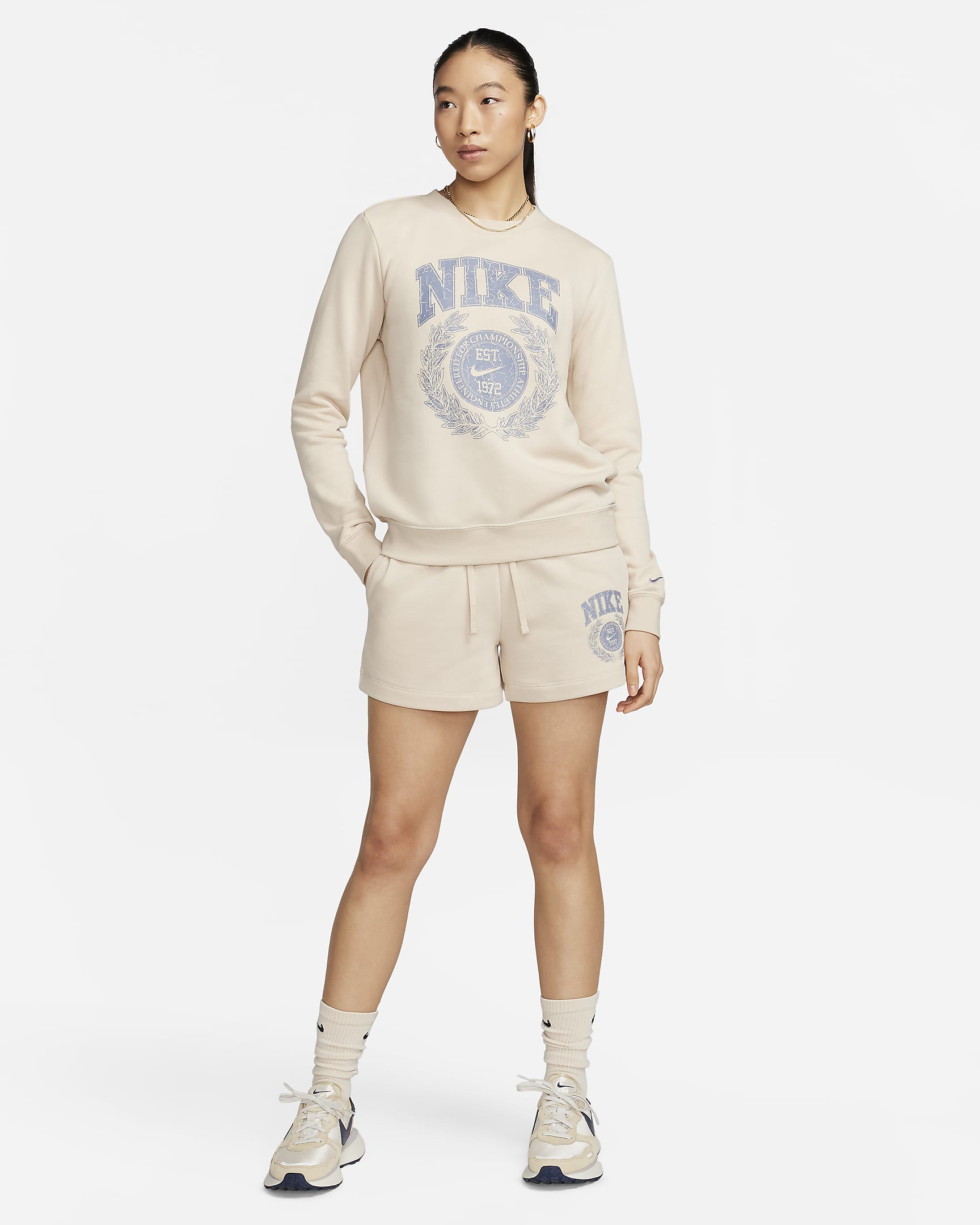 Nike Sportswear Club Fleece Women's Crew-Neck Sweatshirt. Nike.com