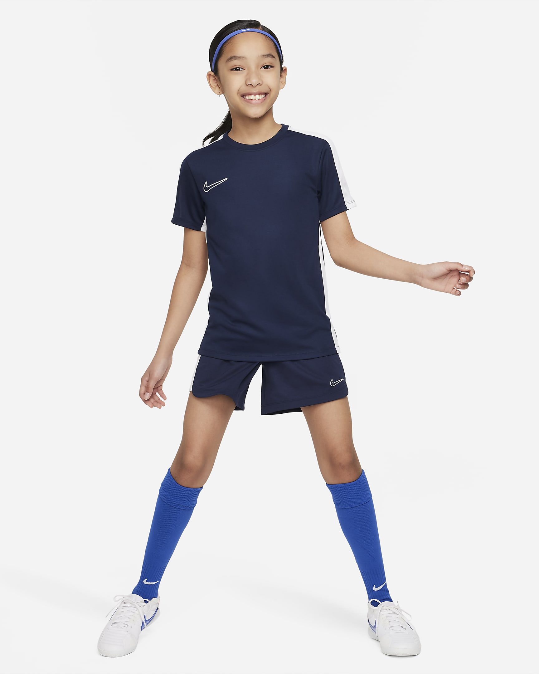 Nike Dri-FIT Academy 23 Older Kids' (Girls') Football Shorts. Nike AT