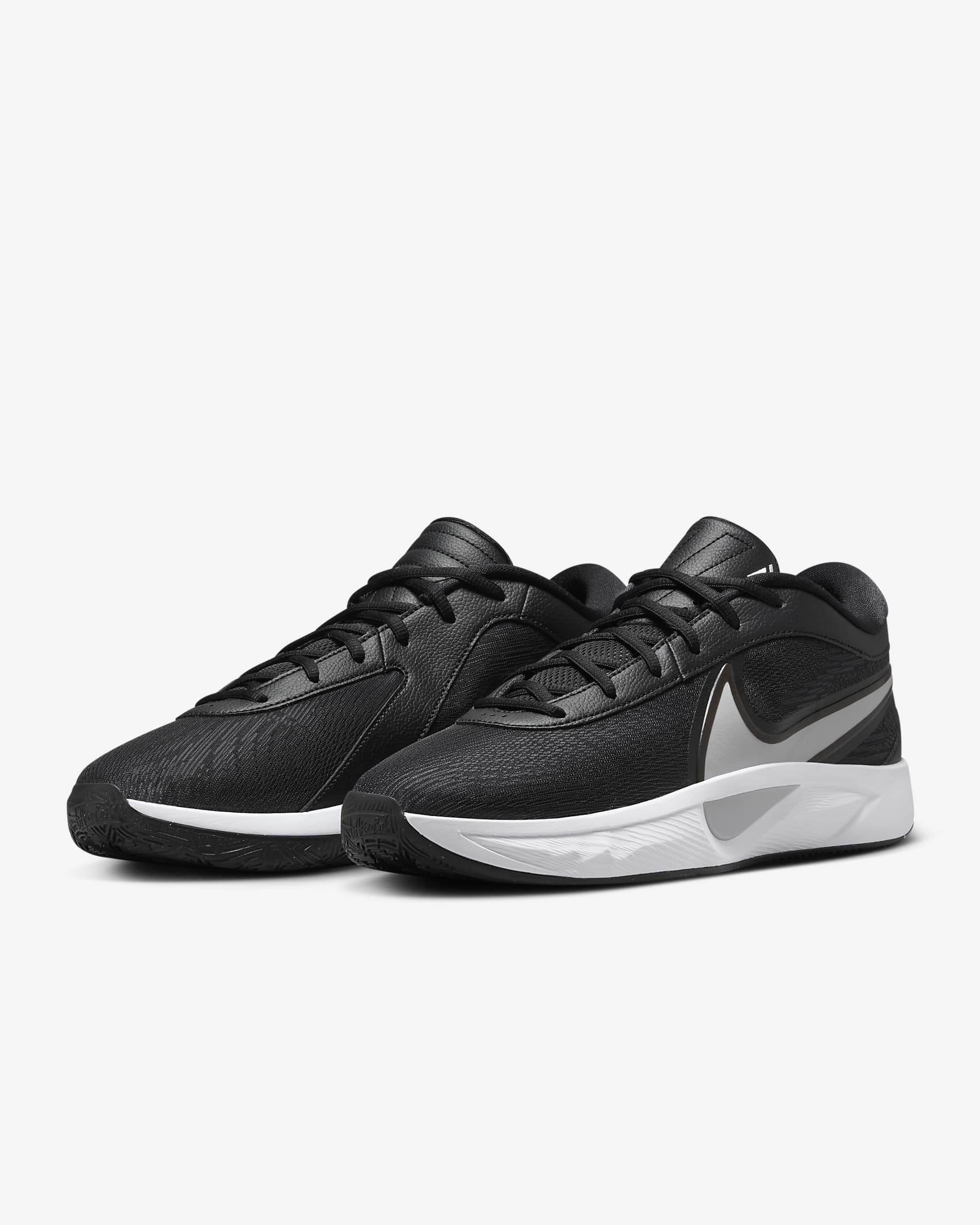 Tenis de básquetbol Giannis Freak 6 - Negro/Blanco/Gris humo/Plata liso