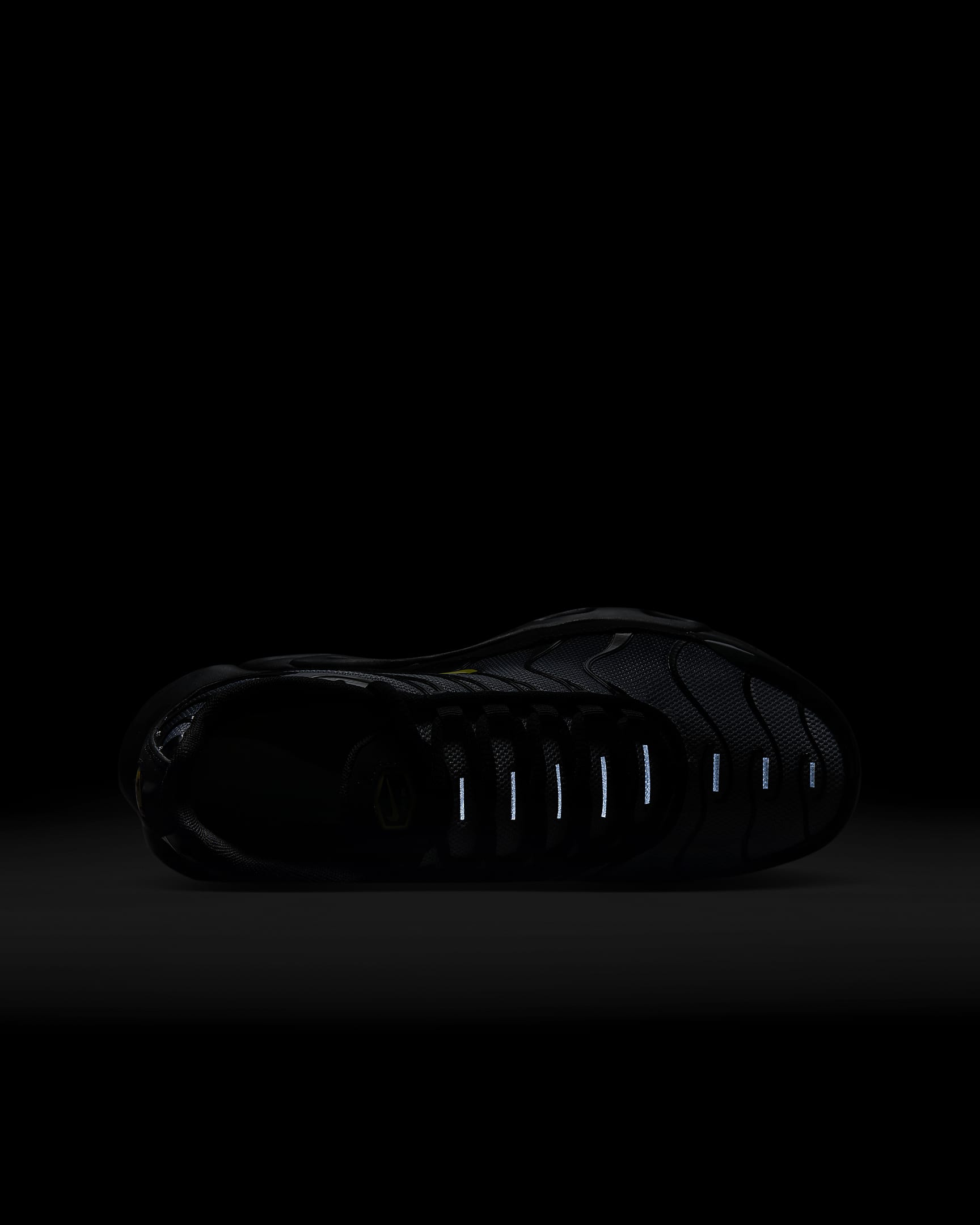 Nike Air Max Plus Older Kids' Shoes - Black/Wolf Grey/Opti Yellow