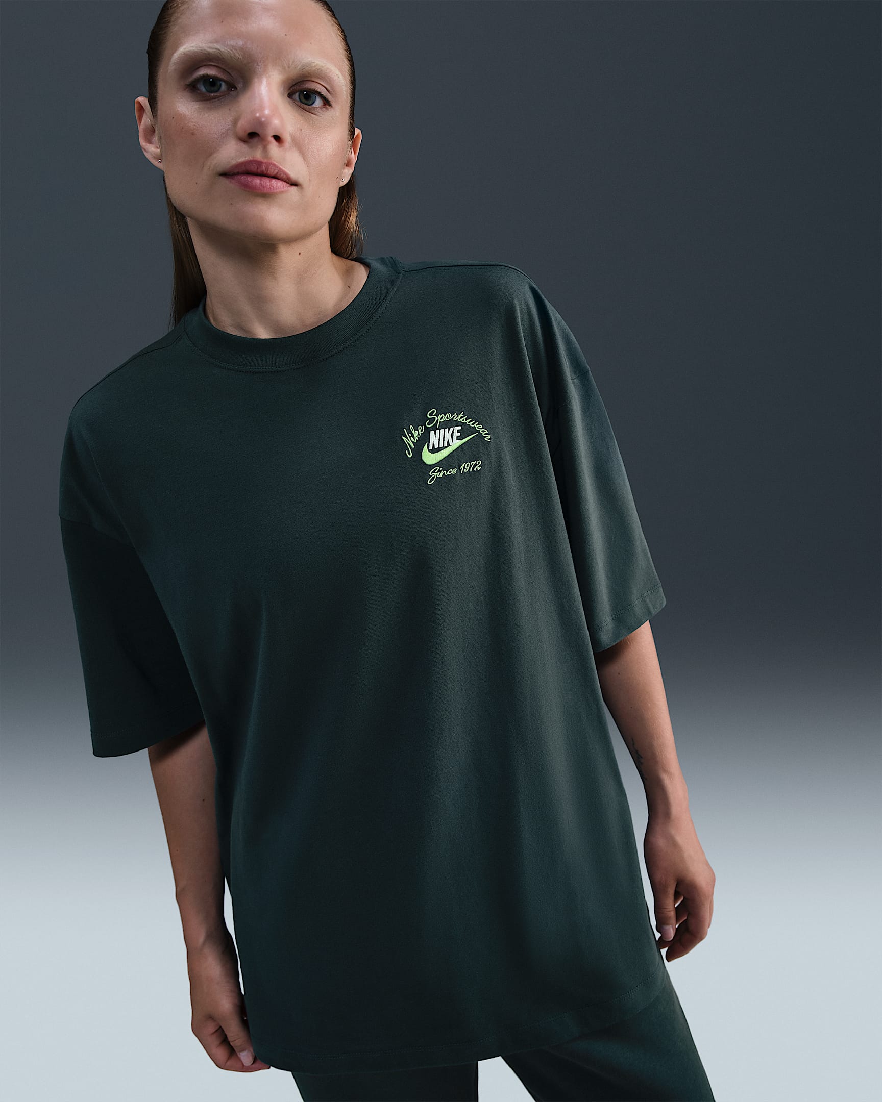 Nike Sportswear Women's Oversized T-Shirt - Seaweed