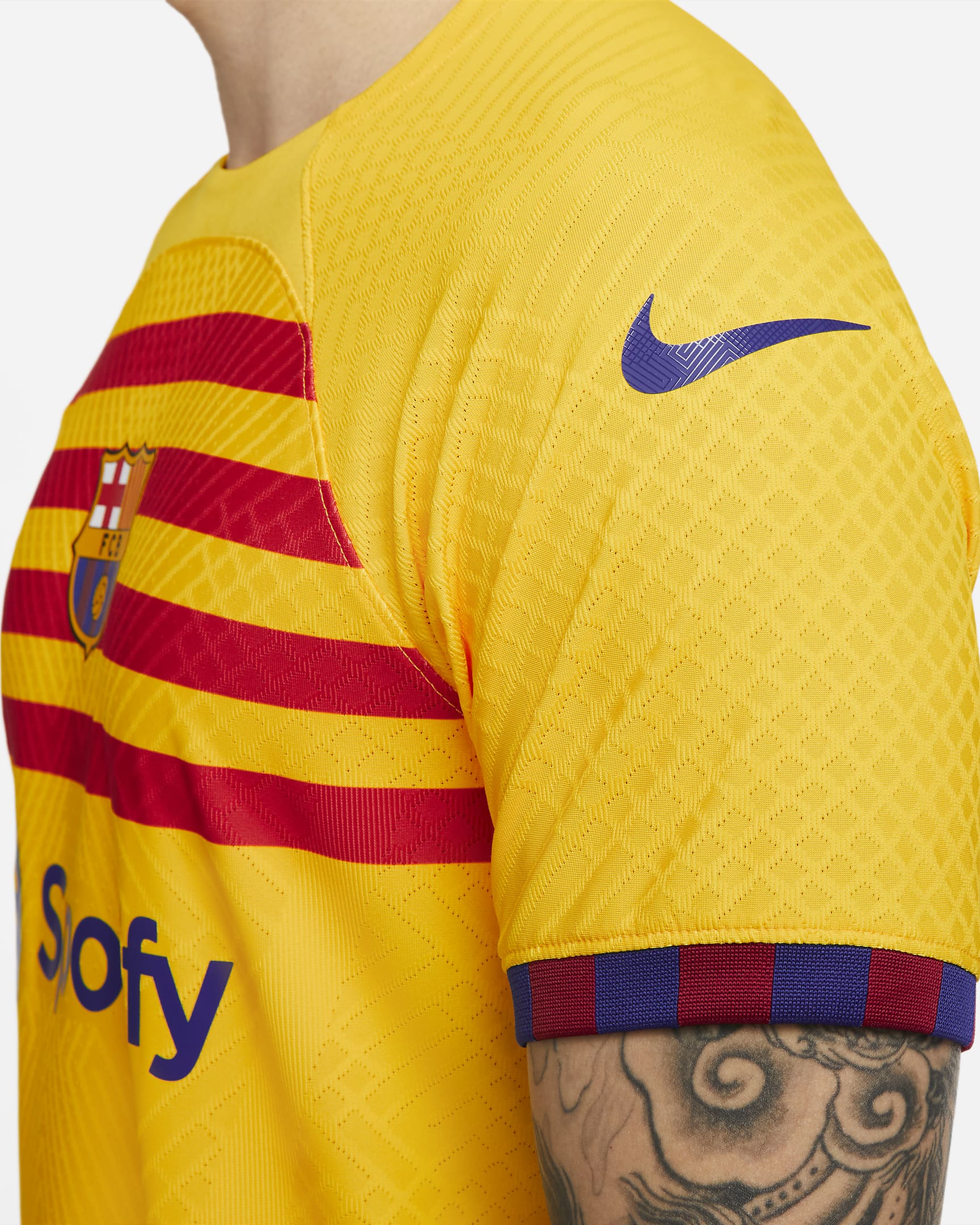 Jersey de fútbol Nike Dri-FIT ADV del FC Barcelona partido complementario 2023/24 para hombre - Amarillo/Rojo universitario/Azul royal intenso