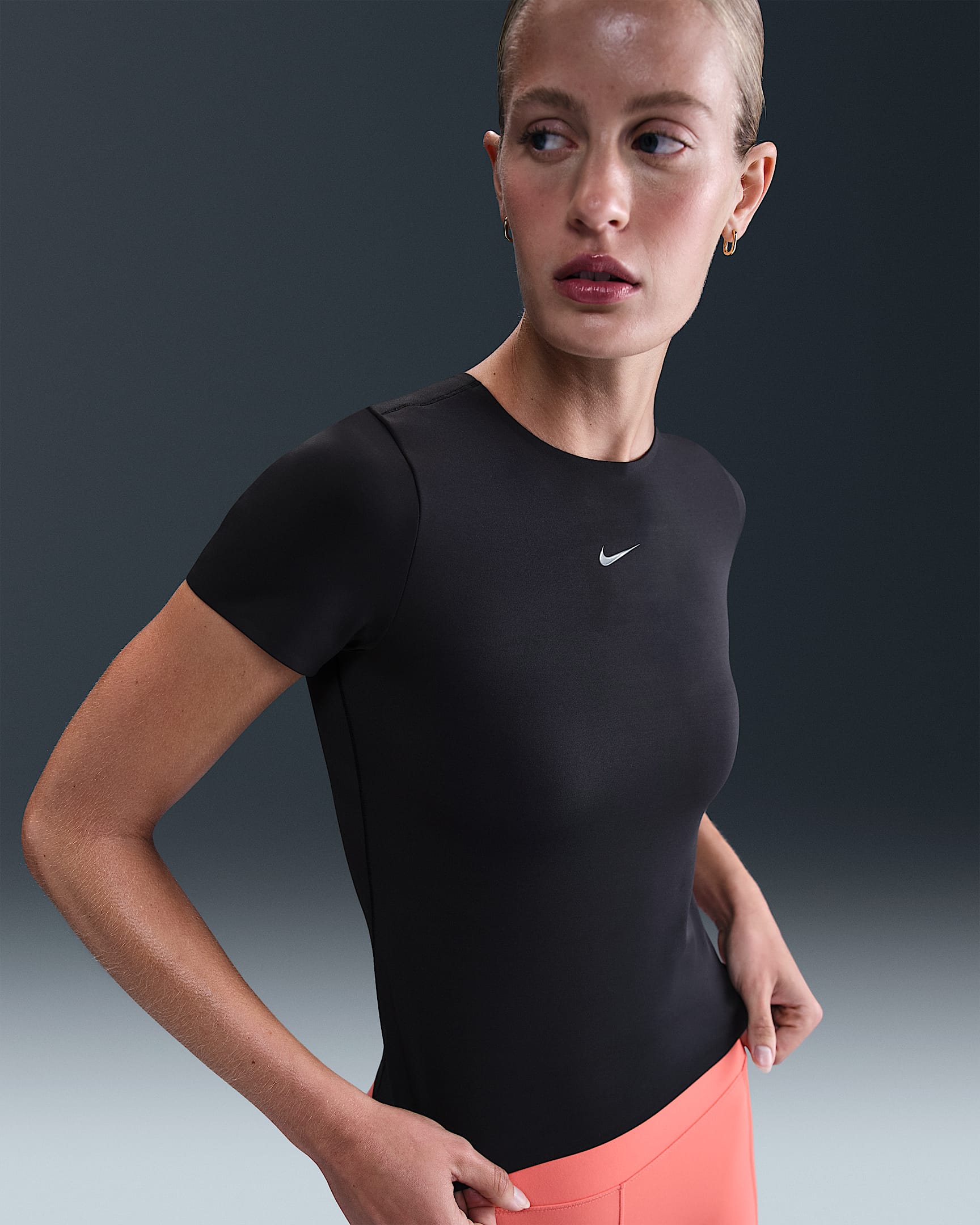 Kortærmet Nike Form-top til kvinder - sort/Smoke Grey/Dark Smoke Grey