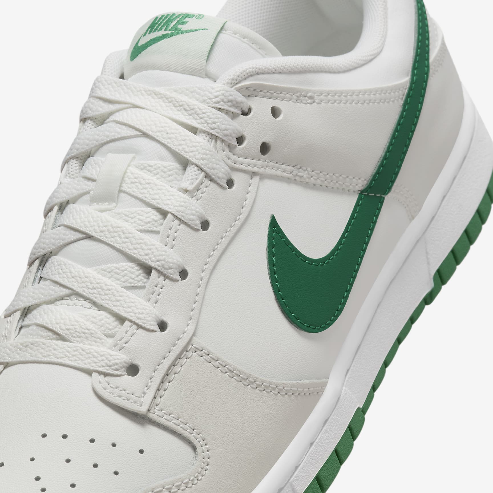 Nike Dunk Low Retro | PickSneak