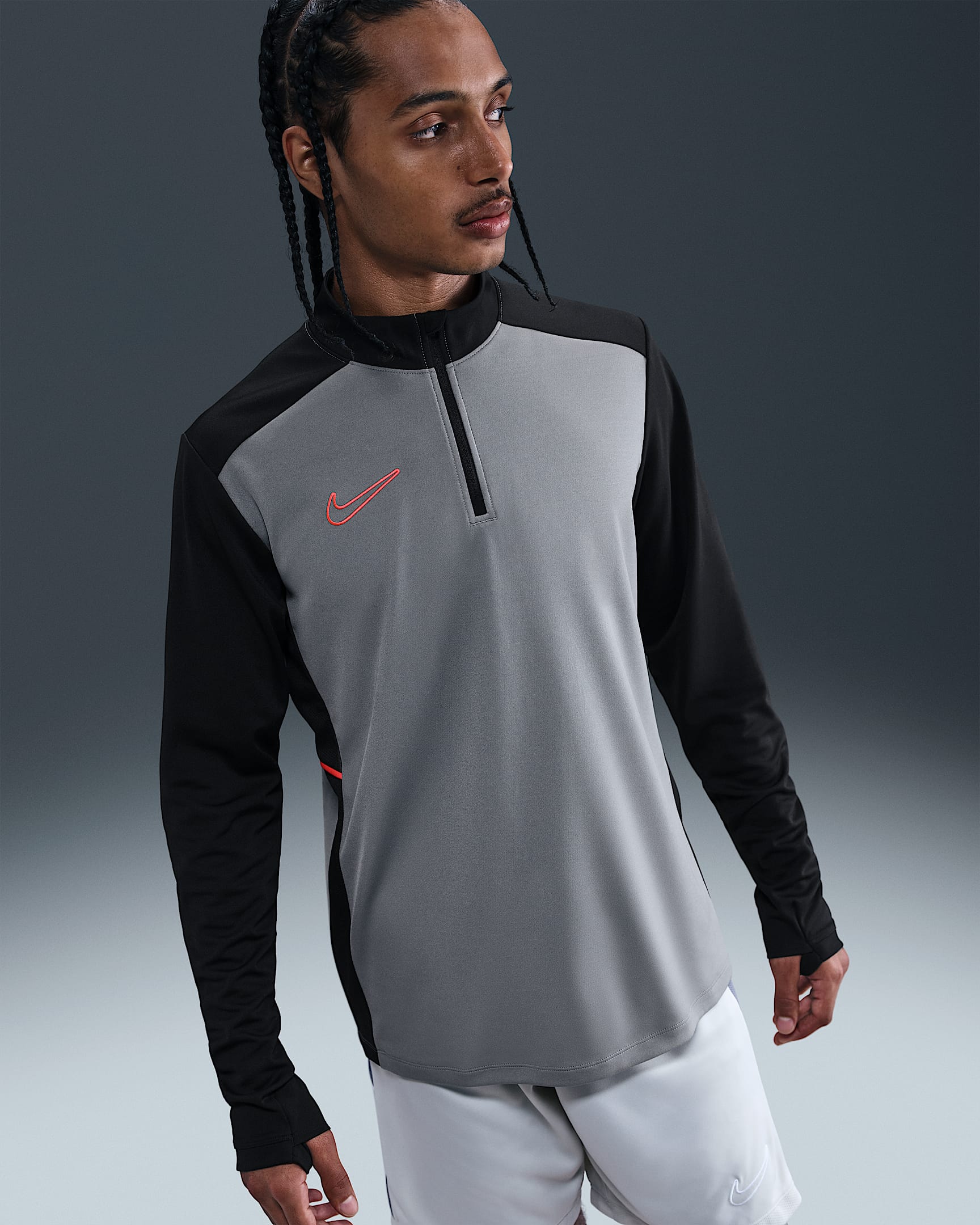 Playera de entrenamiento de fútbol Dri-FIT para hombre Nike Academy - Gris azulado/Negro/Carmesí brillante