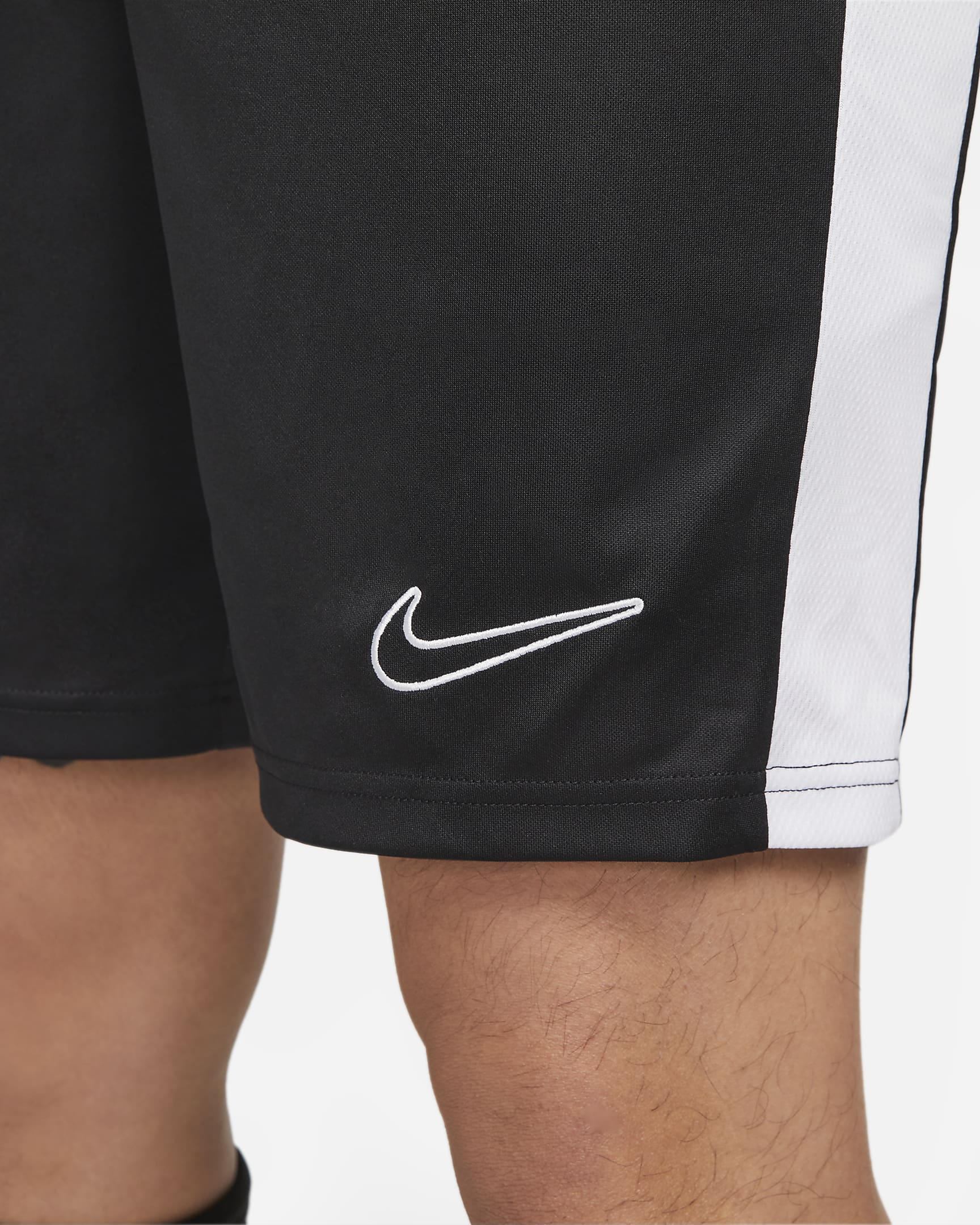 กางเกงฟุตบอลขาสั้นผู้ชาย Nike Dri-FIT Academy - ดำ/ขาว/ดำ/ขาว