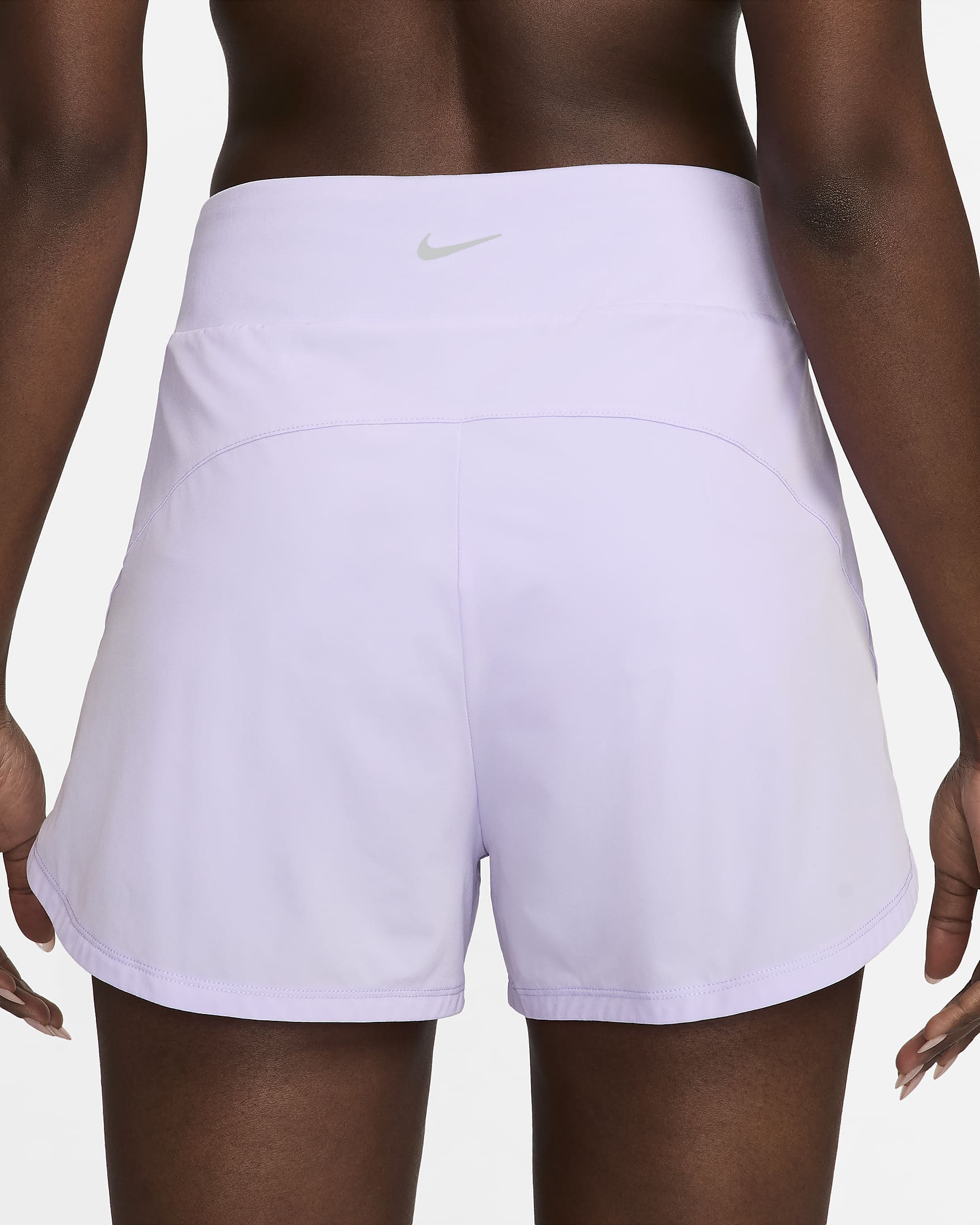 Nike Bliss treningsshorts med Dri-FIT, høyt liv og innershorts til dame (8 cm) - Lilac Bloom